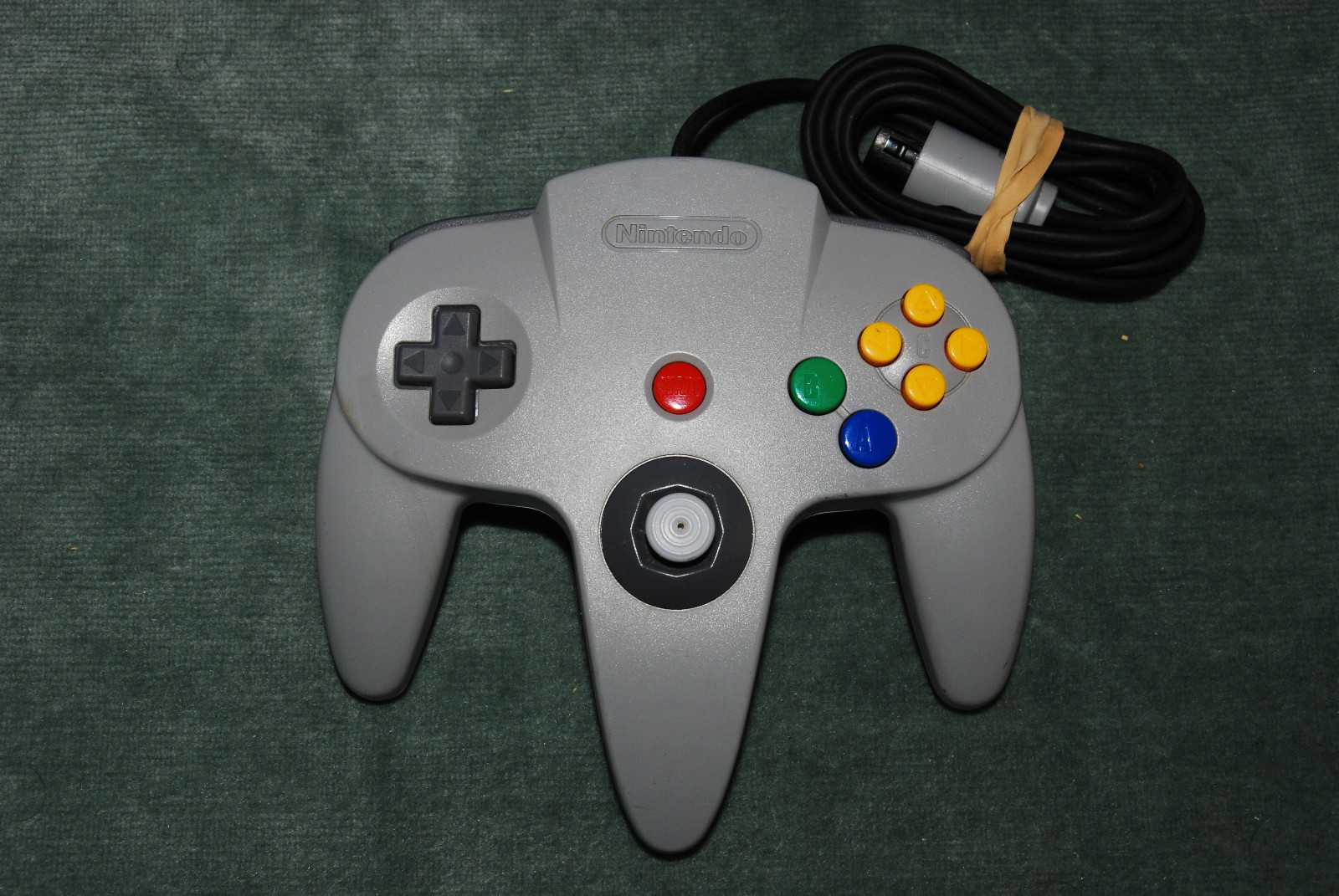 Nintendo 64 Light Gray Controller Genuine OEM Very Good with Tight Stick