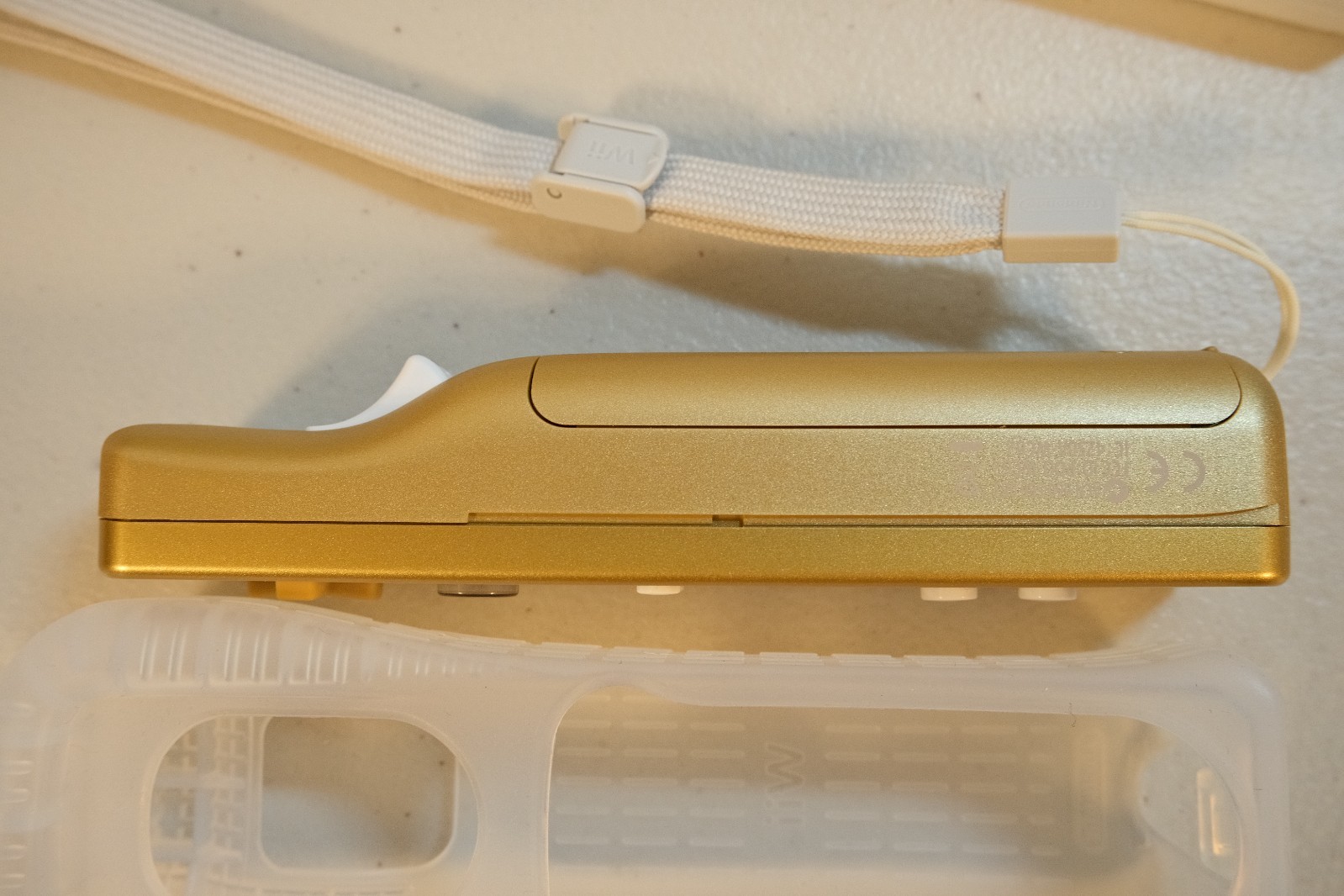 The Legend of Zelda Skyward Sword + Gold Controller Nintendo Wii Bundle Complete