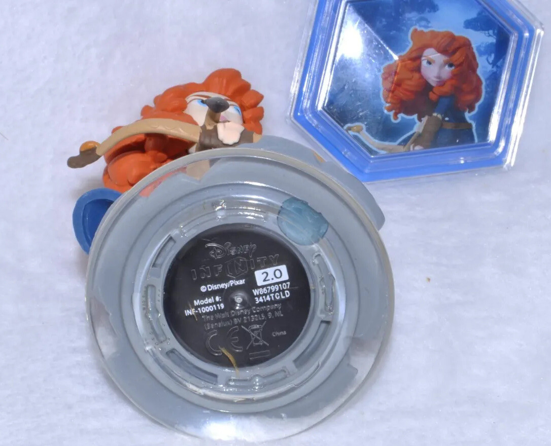 Disney Infinity 2.0 STITCH &- MERIDA Figures with power discs!