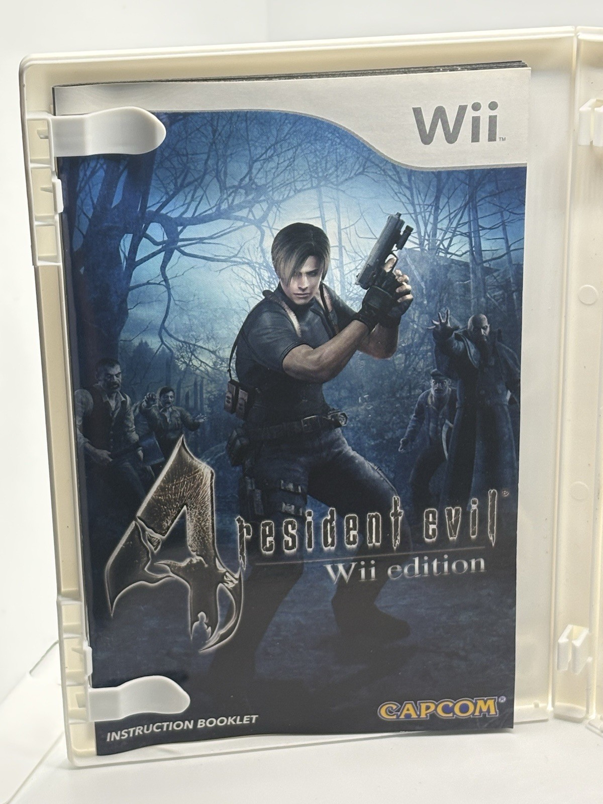 Resident Evil 4 Nintendo Wii Complete CIB w/ Manual -Free Shipping-