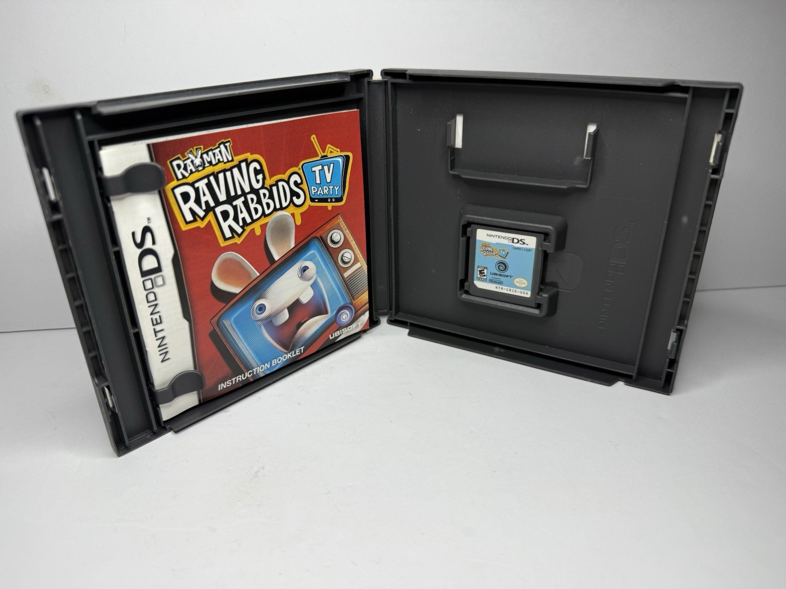 Rayman Raving Rabbids TV Party – Nintendo DS – Complete w/ Manual – Works