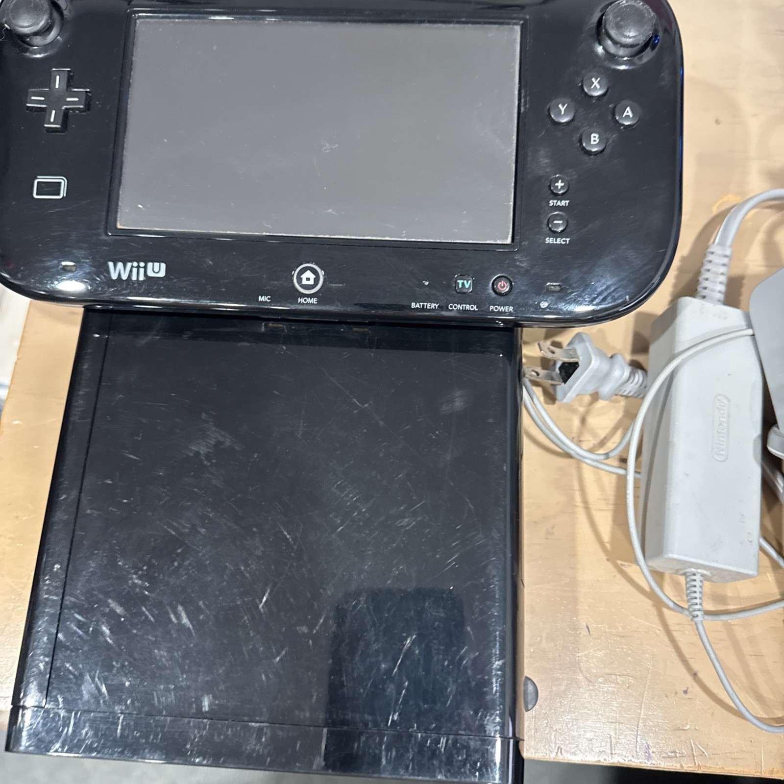 Nintendo Wii U Console Black 32GB Bundle NintendoLand- No Sensor Bar. Tested