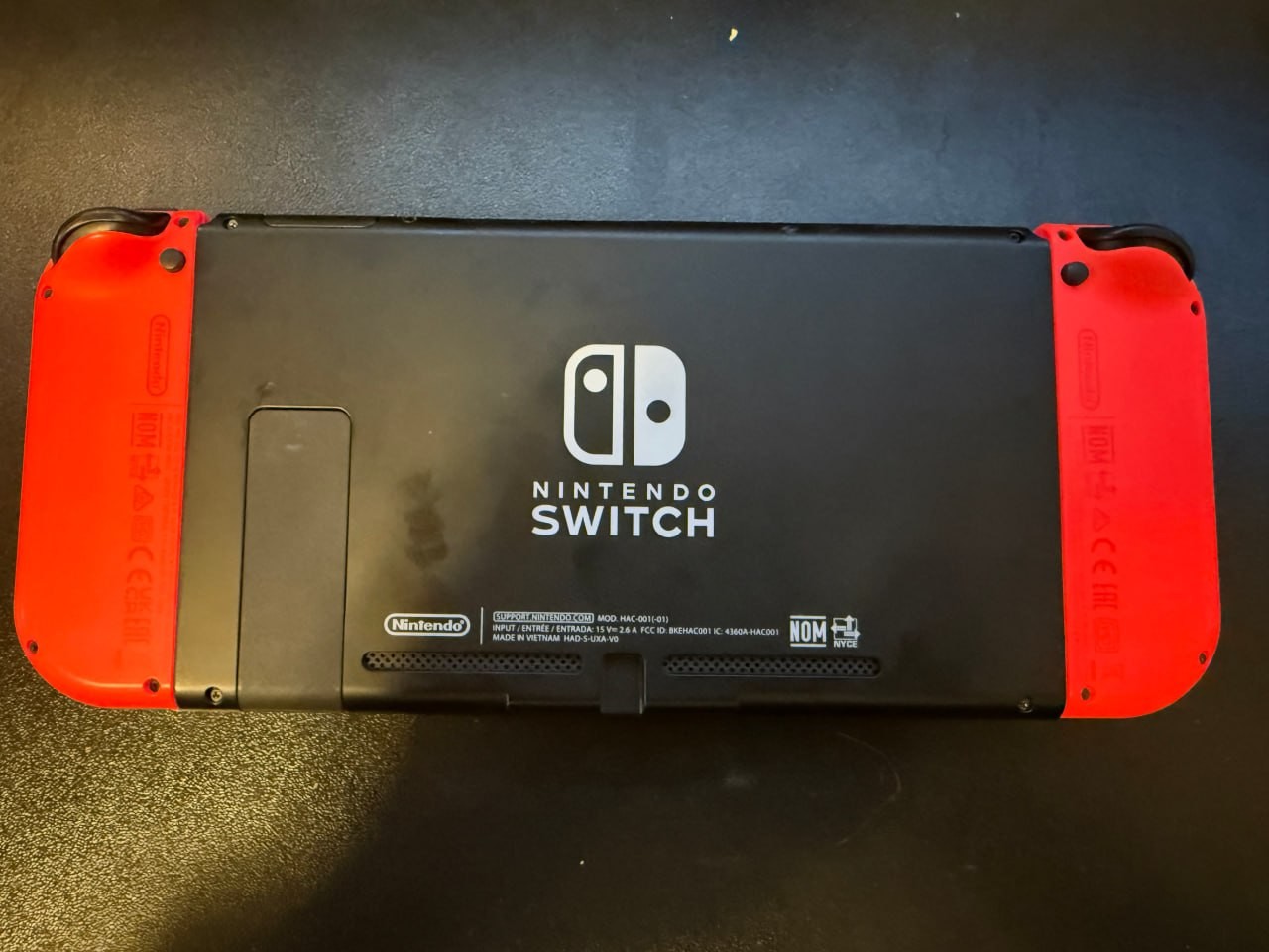 Nintendo Switch 32GB – Red (HAC-001(-01))