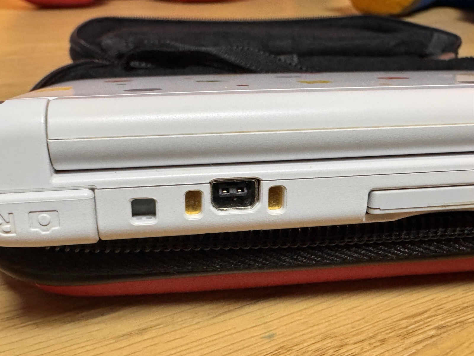 Nintendo 3DS XL White Animal Crossing Limited Edition – Great Condition