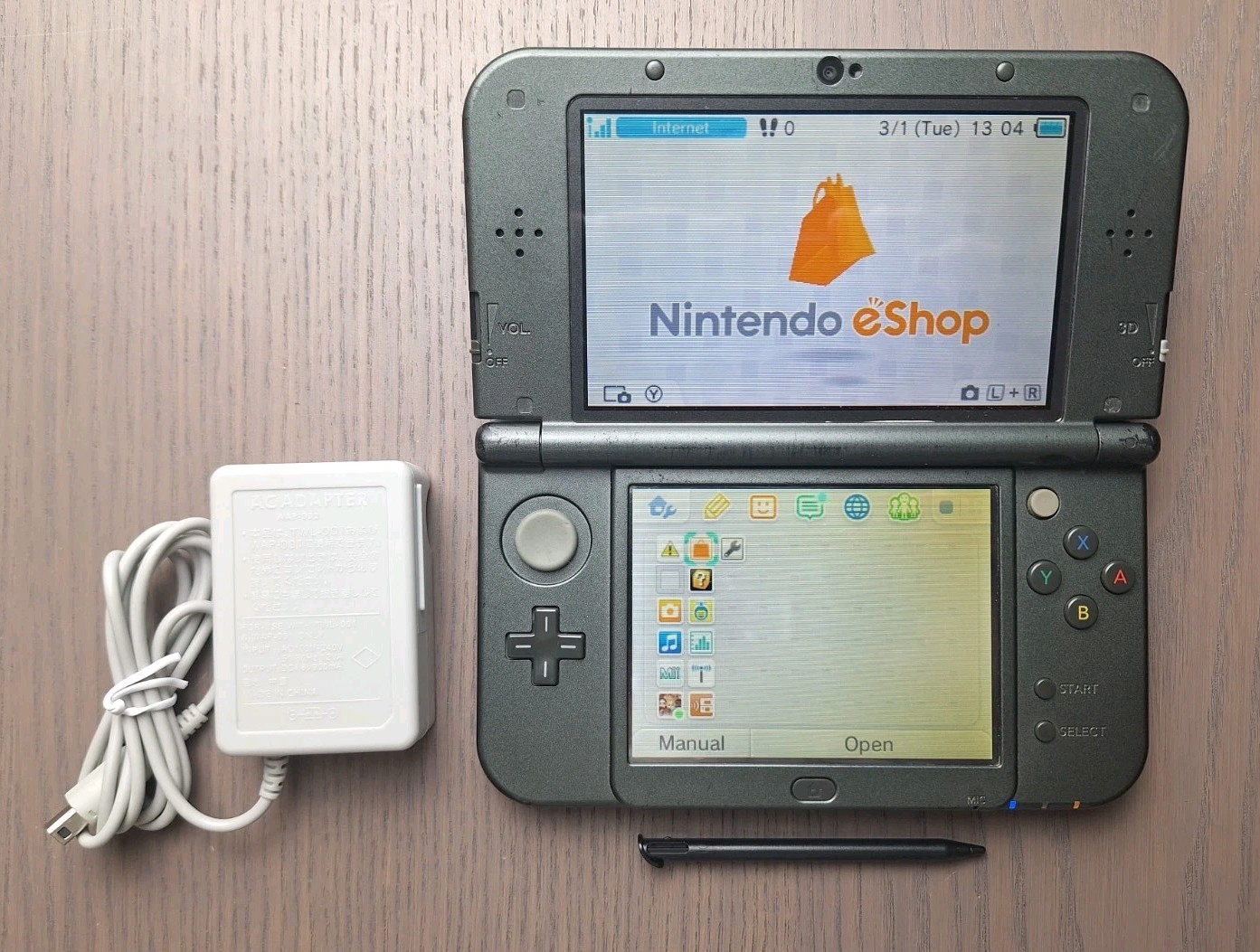 New Nintendo 3DS XL Metallic Black Charger 32GB SD Card REGION FREE