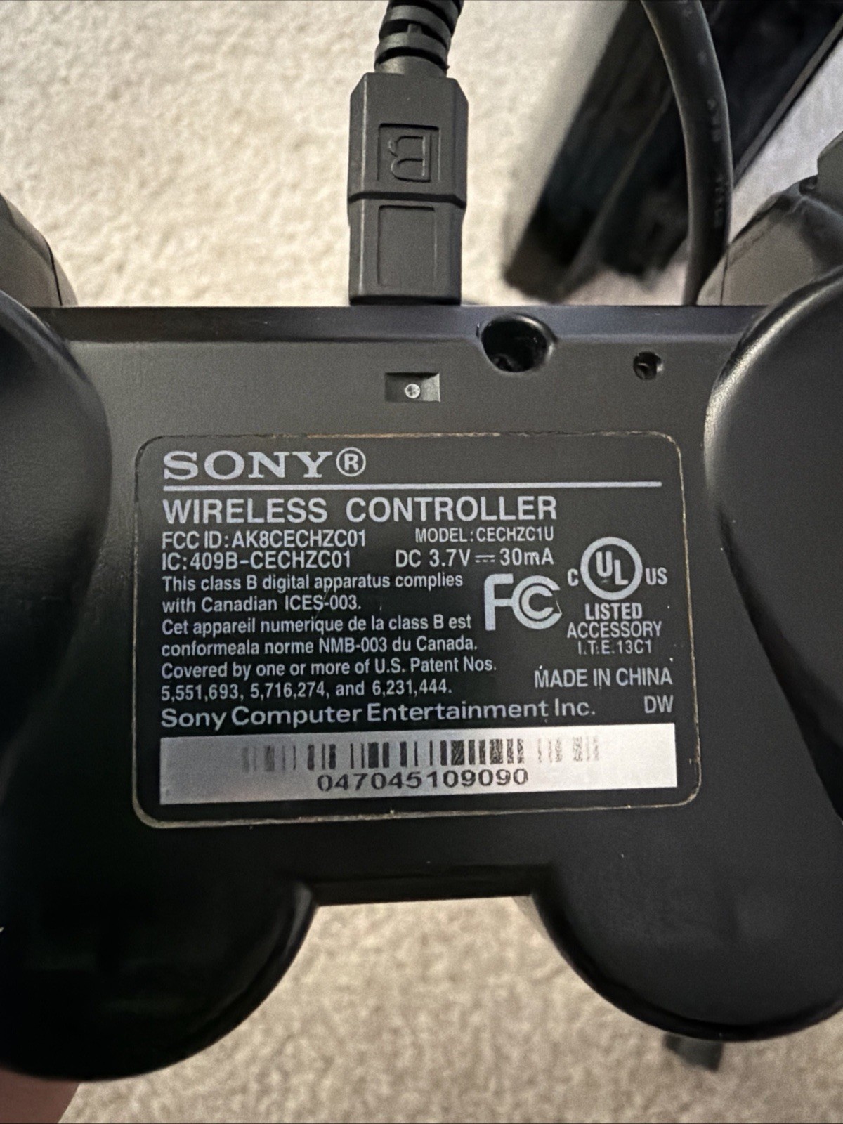 Sony PlayStation 3 PS3 Fat Backwards Compatible CECHE01 80GB + 1 controller