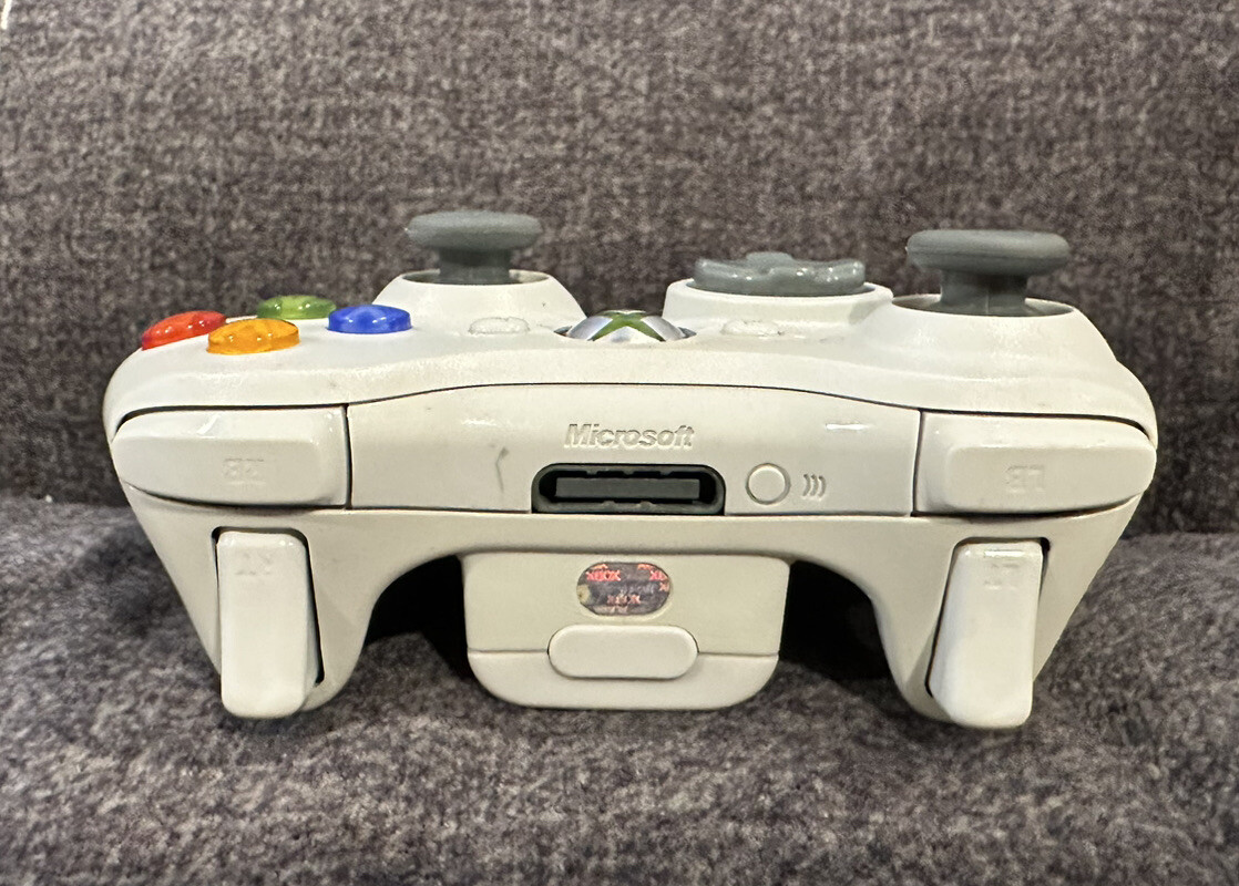 Official Microsoft Xbox 360 White Controller! Works Great! Fast Ship! Authentic!