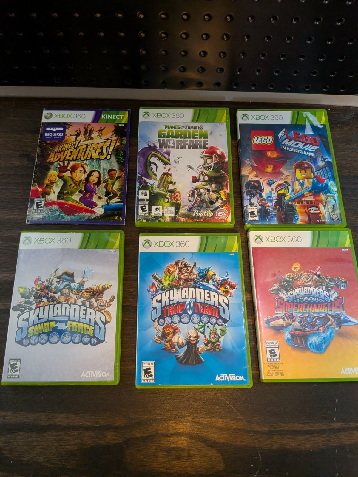 Xbox 360 E Console 500GB Bundle w/ Kinect 4 Controllers 6 Games Tested Working