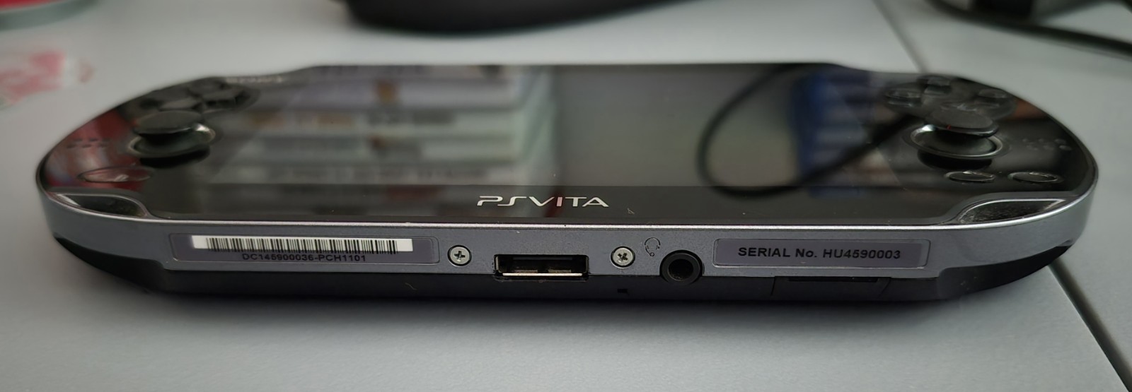 SONY PlayStation Vita PCH-1100 Crystal Black Wi-Fi 3G Wi-Fi Console & Game Lot