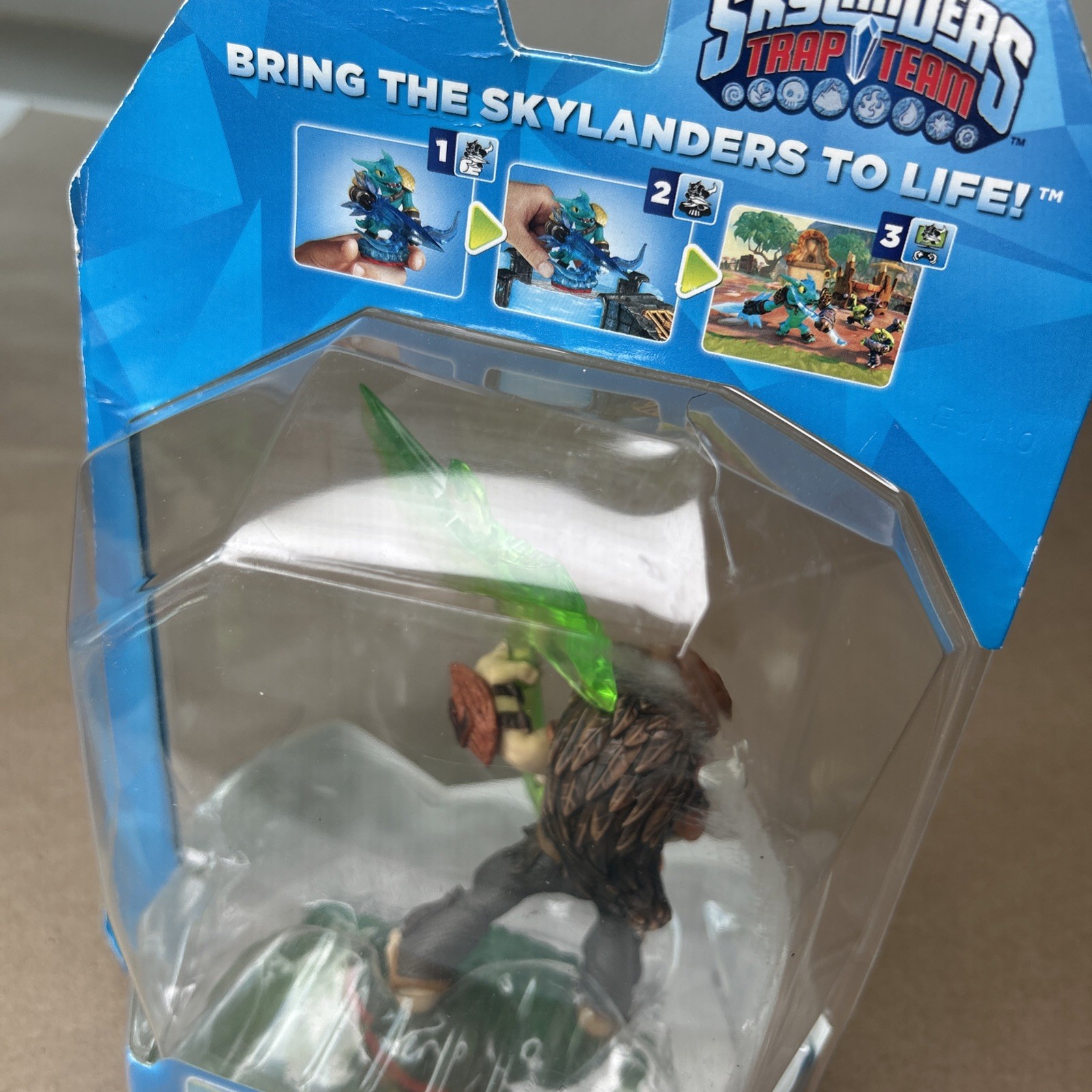 Skylanders Trap Team Bushwack Trap Master Figure Axe Damaged Box