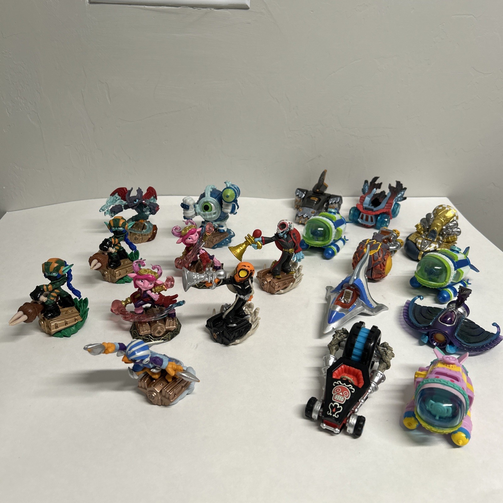 Skylanders Superchargers Lot 9 Figures 10 Vehicles Tested & Working!