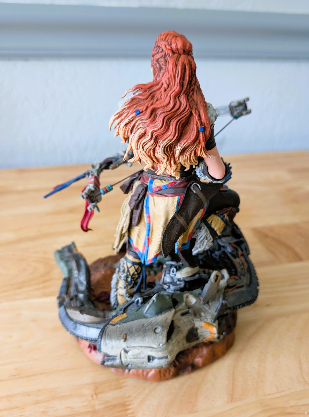 Horizon Zero Dawn Aloy Statue, Dark Horse Art Book, with Collector Display Box