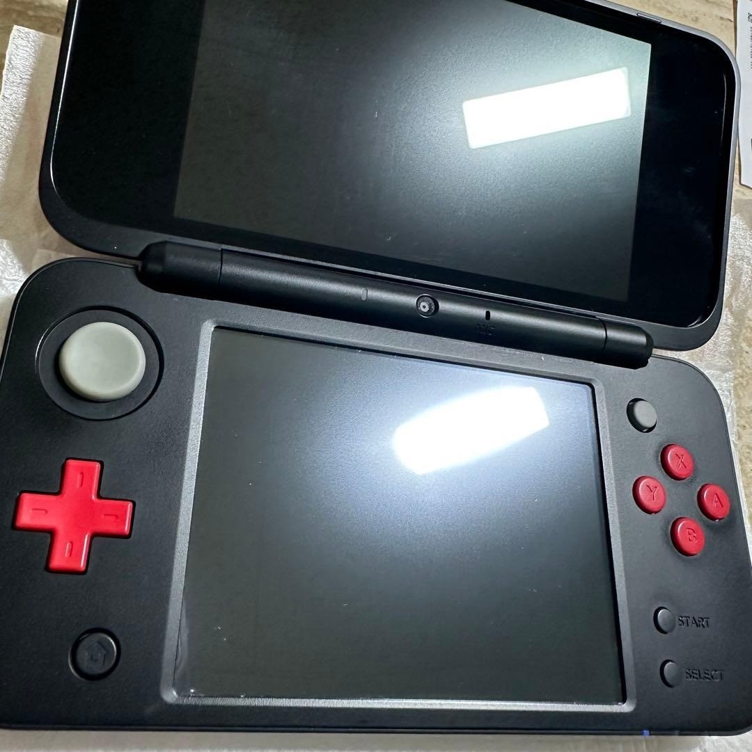 Nintendo New 2DS LL Mario Kart 7 Pack Complete in Box Near Mint 6923