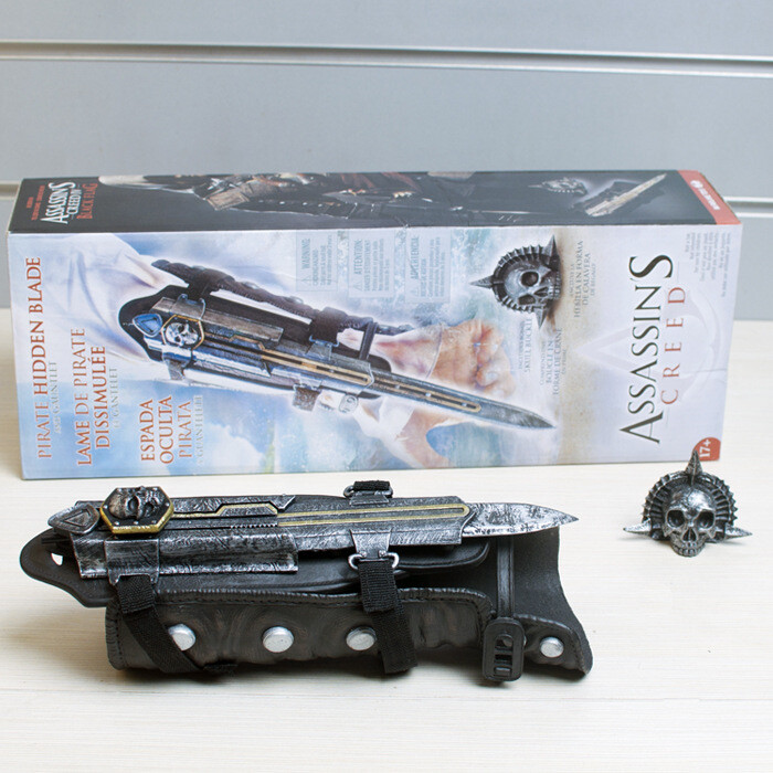 Assassin’s Creed IV: Black Flag Cosplay 1:1 Hidden Blade Edward Kenway Toys Gift