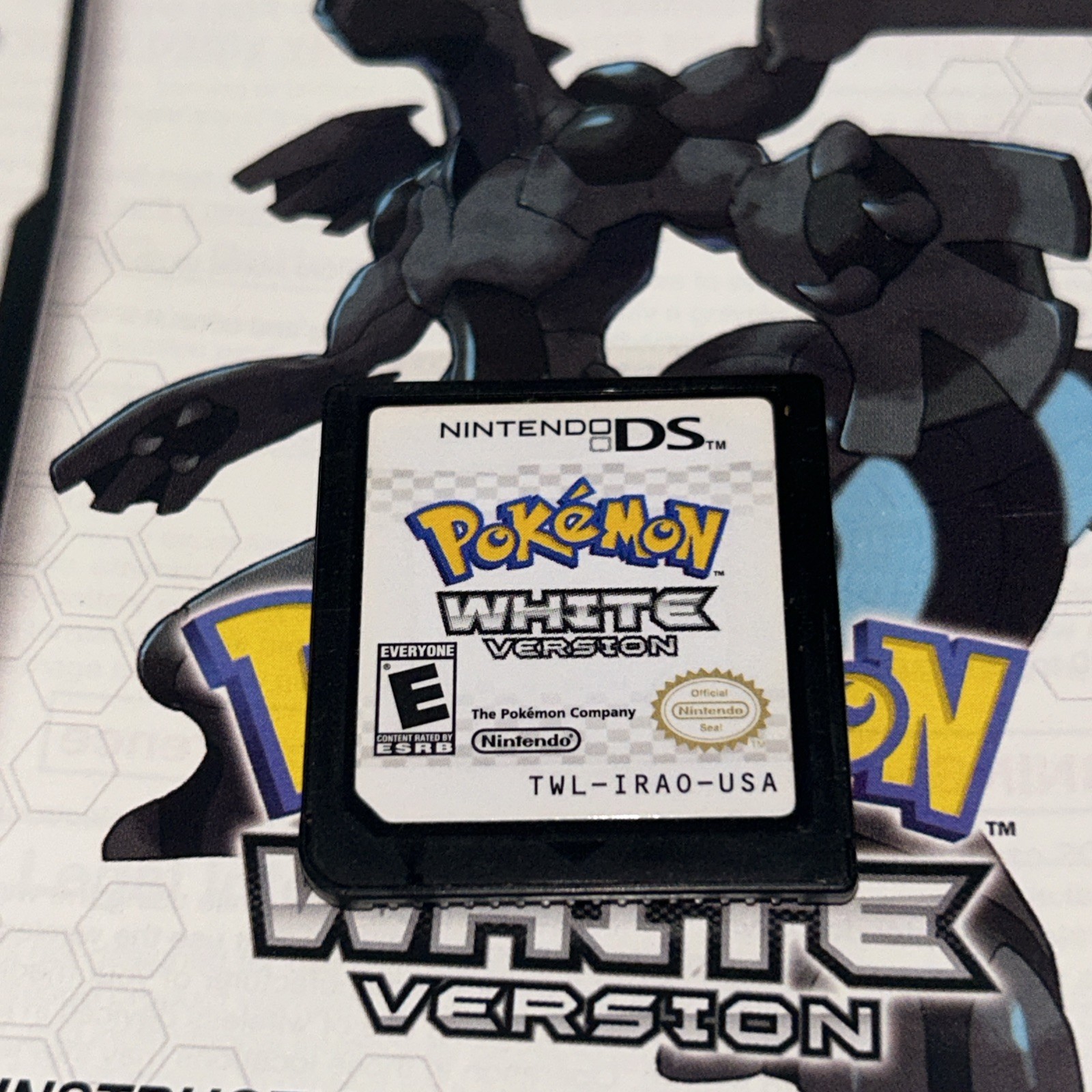 Pokemon Black and White Version Bundle Lot Nintendo DS Complete CIB Authentic