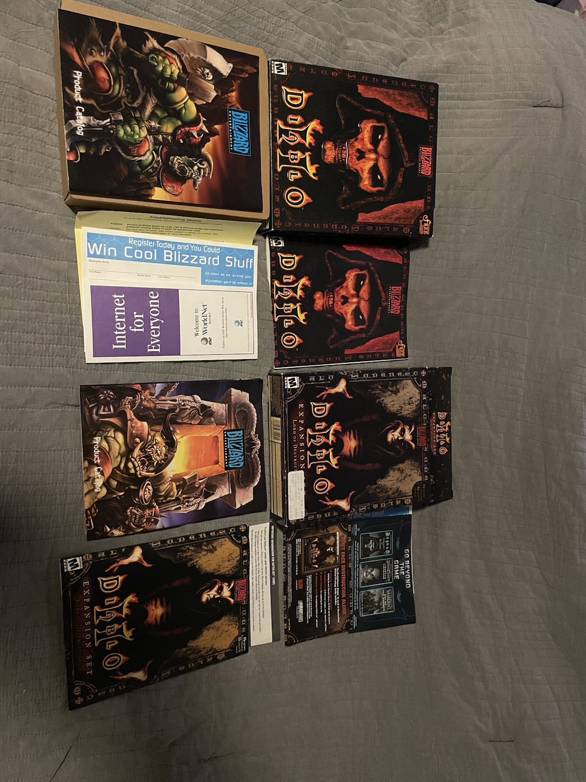 Diablo2 & Diablo2 Expansion set lord of destruction W/Manuals, Product Manuals