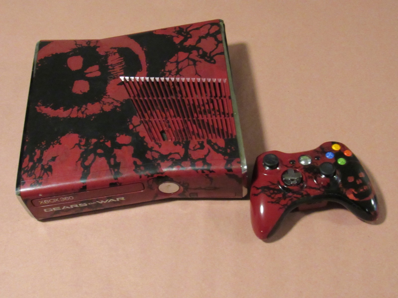 Xbox 360 Gears of War 3 Limited Ed. Slim Console + controller Only Tray stuck