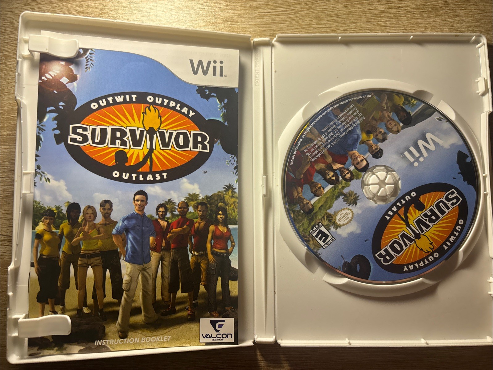 Survivor Wii Game 2010 Outwit Outplay Outlast Nintendo Wii Complete in Box CIB