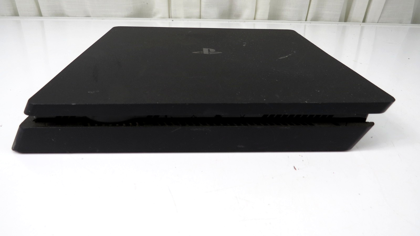 Sony PlayStation 4 PS4 Slim Console CUH-2215B W/Power Cord & HDMI Cable