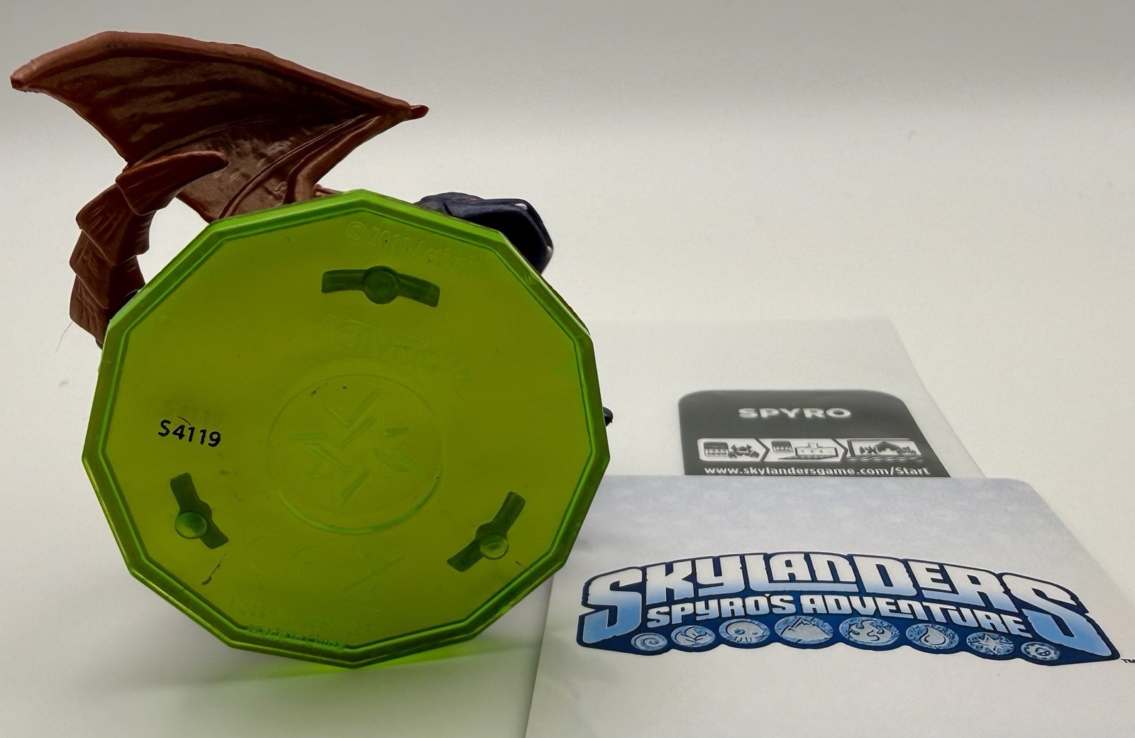 Skylanders Spyro Series 1 Green Base Figure + Trading Card & Sticker Code S4119