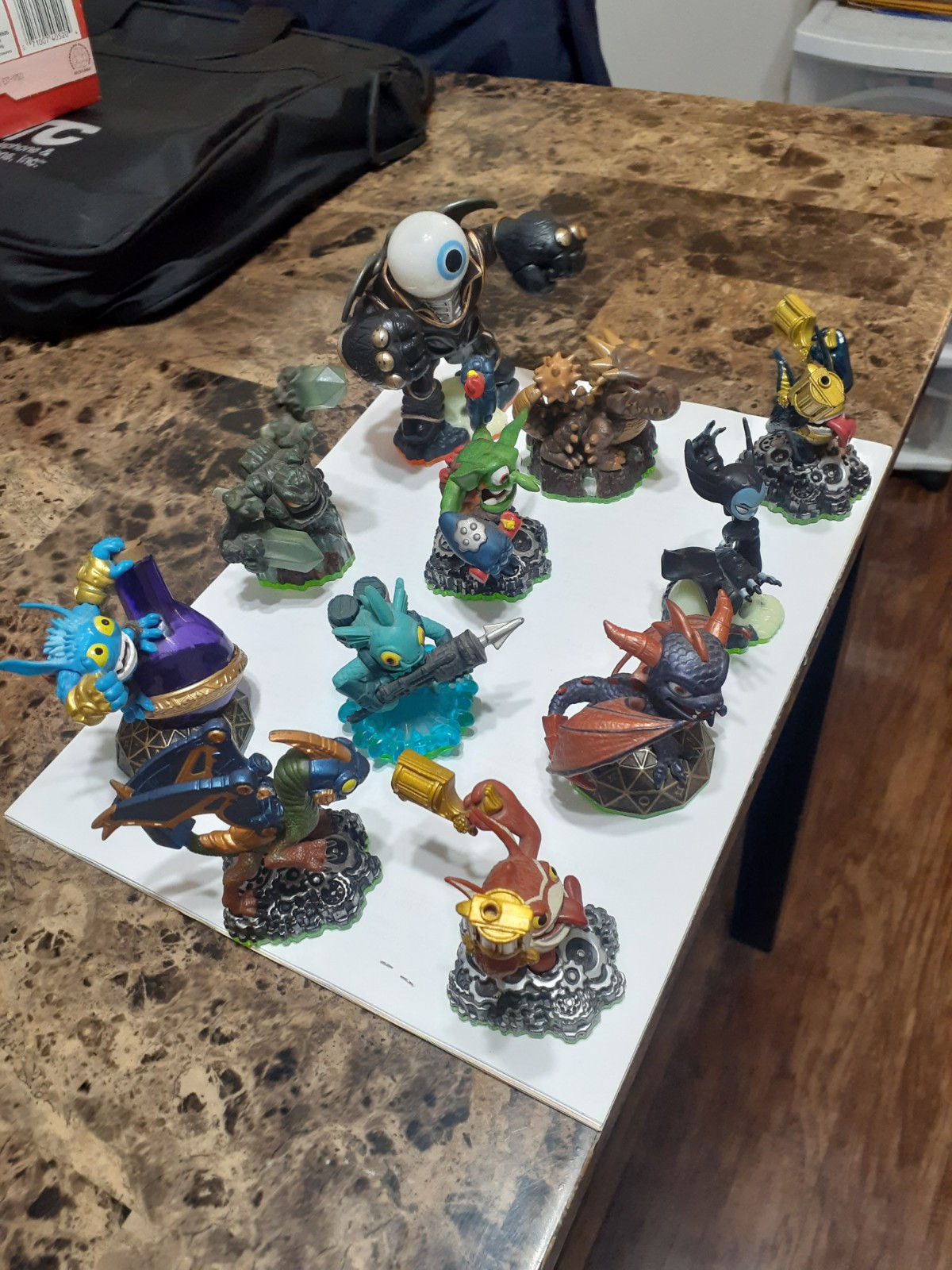 1 MIX LOT OF 11 ACTIVISION SKYLANDERS SUPERCHARGERS CHARACTERS ORIGINAL ITEM