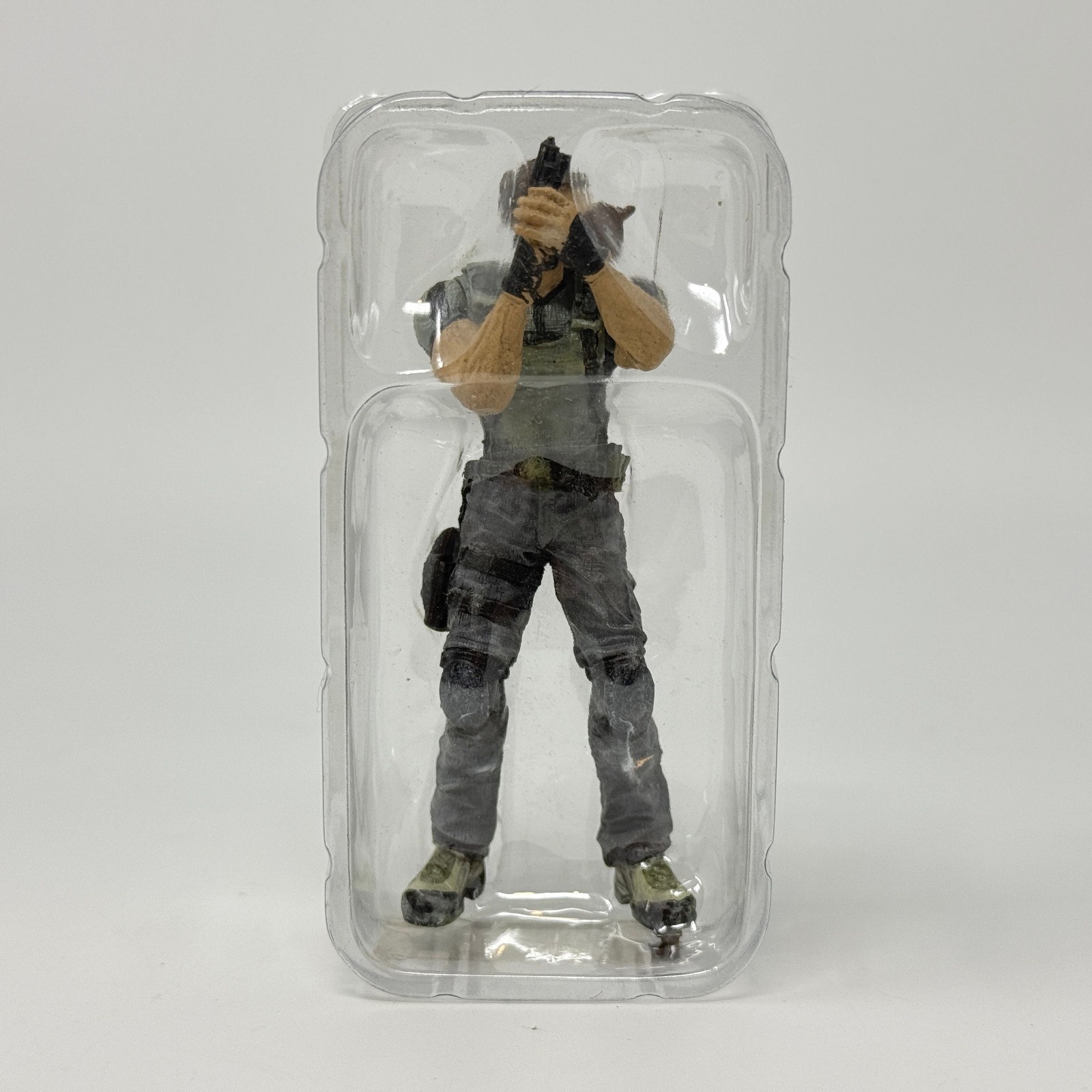 Resident Evil 5 Collector’s Edition 3″ Chris Redfield Action Figure *BROKEN* 7g