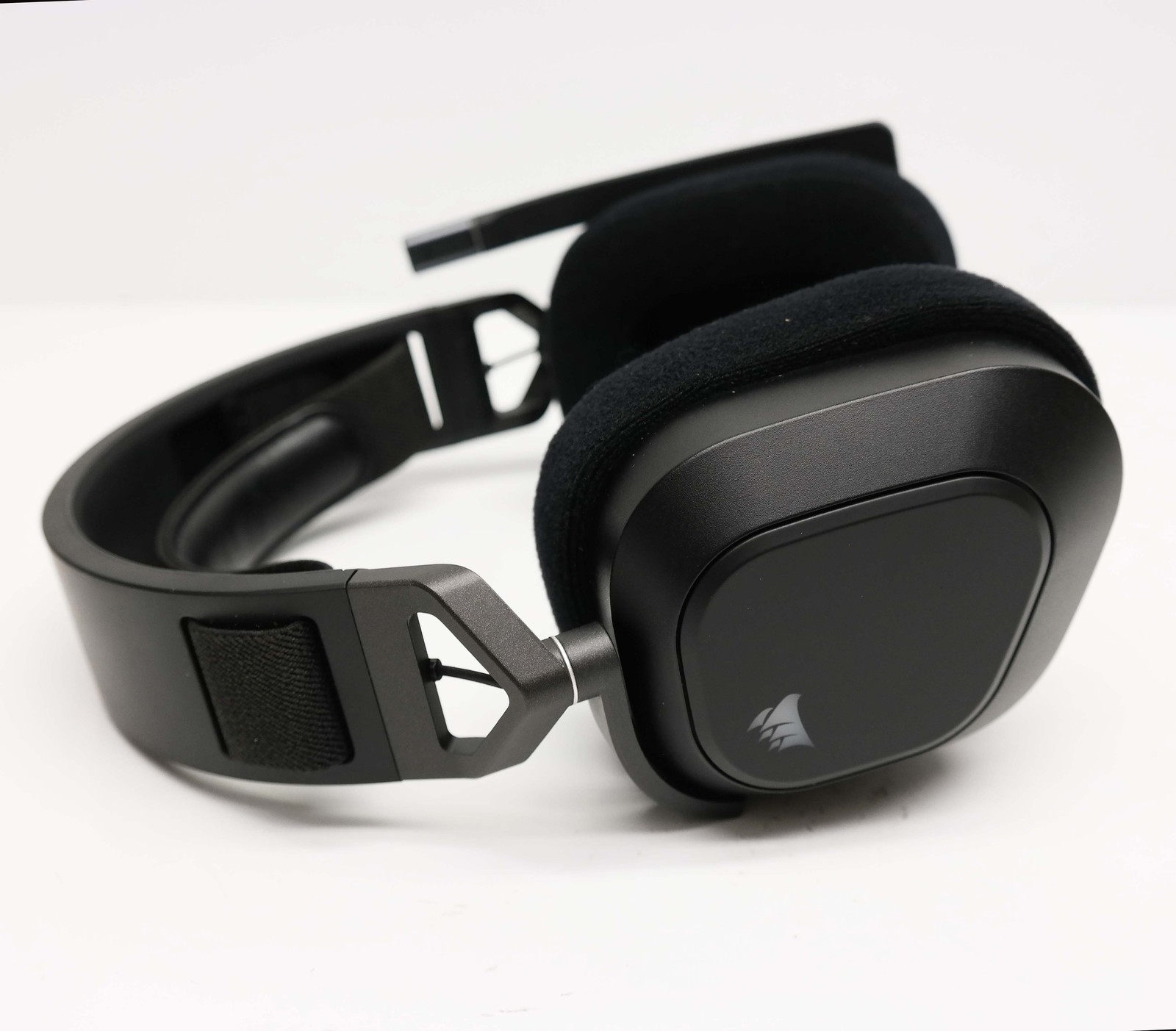 Corsair HS80 RGB Wireless Multiplatform Gaming Headset PC Mac PS5 PS4 ISSUE