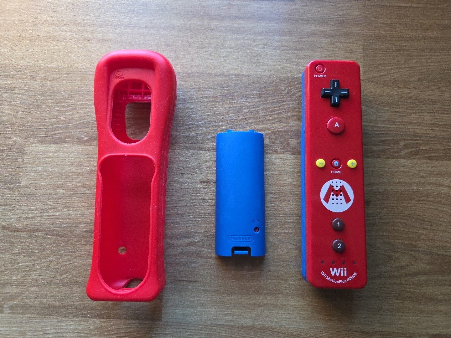 Nintendo Wii Motion Plus Remote Wiimote Controller OEM Mario Limited Edition Red