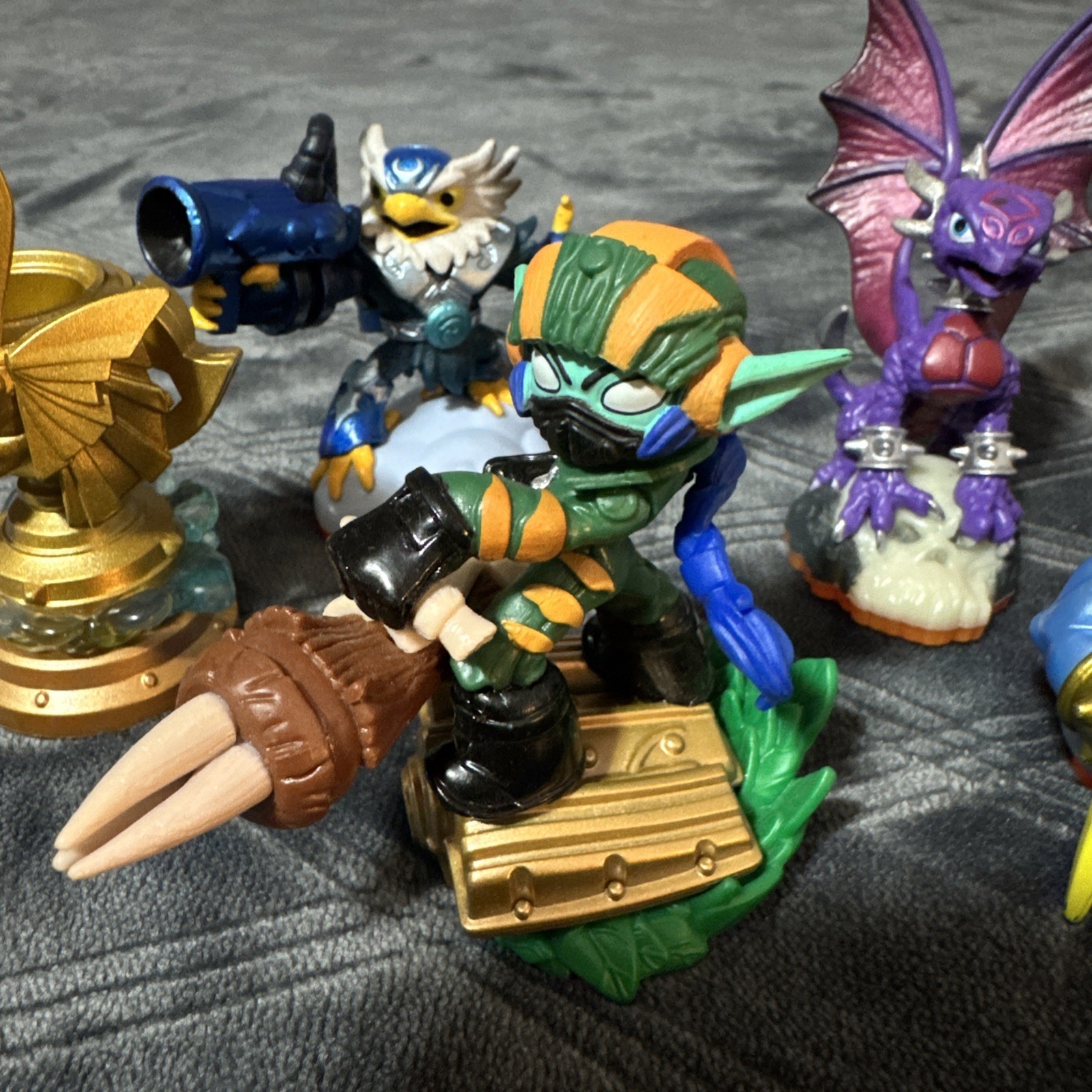 Skylanders Superchargers Sea Trophy, Giants Cynder, Giants – Jet Vac, +2 Others