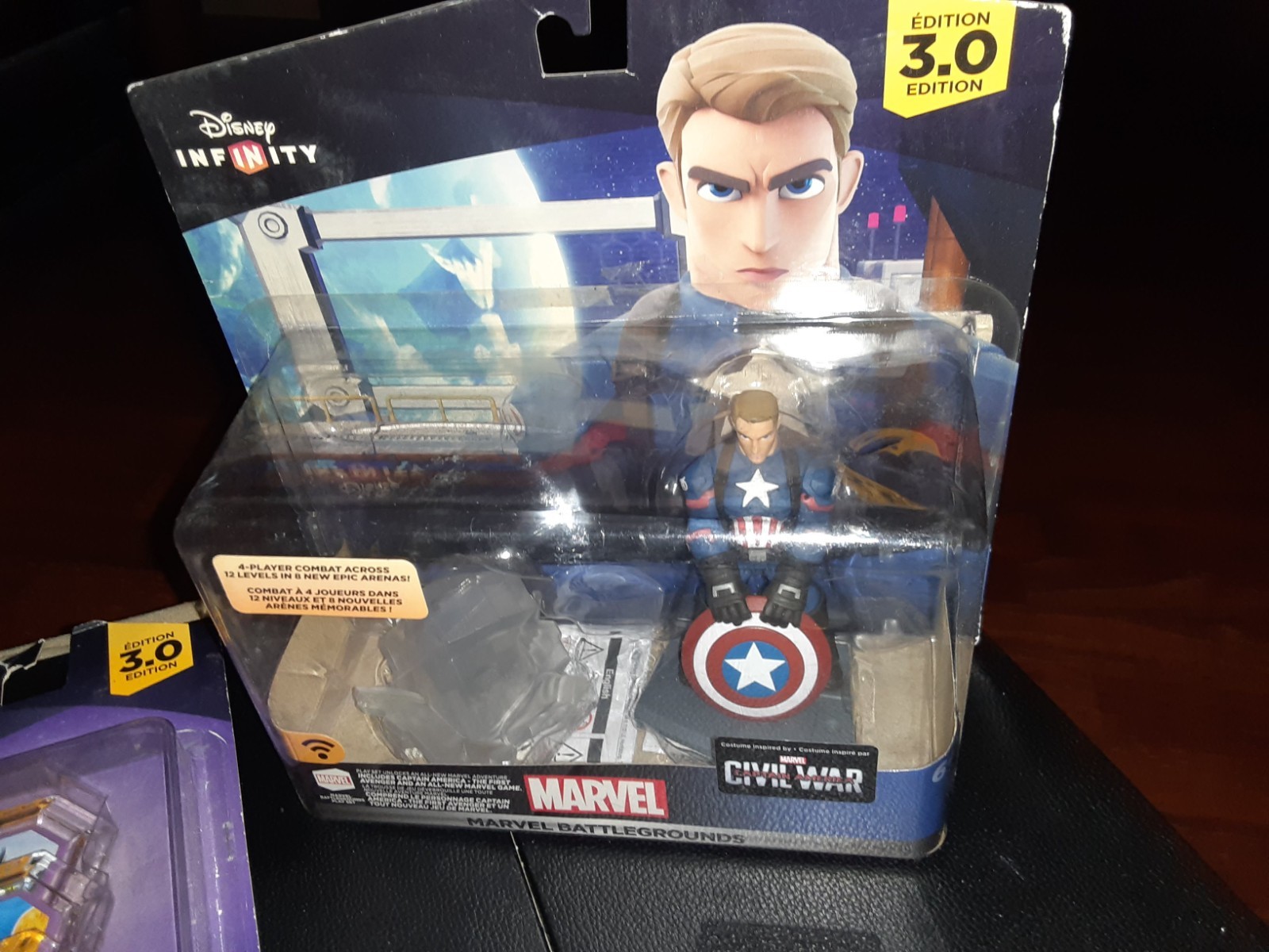 Disney Infinity 3.0 Marvel Battle Ground Civil War Captain America +Power Discs