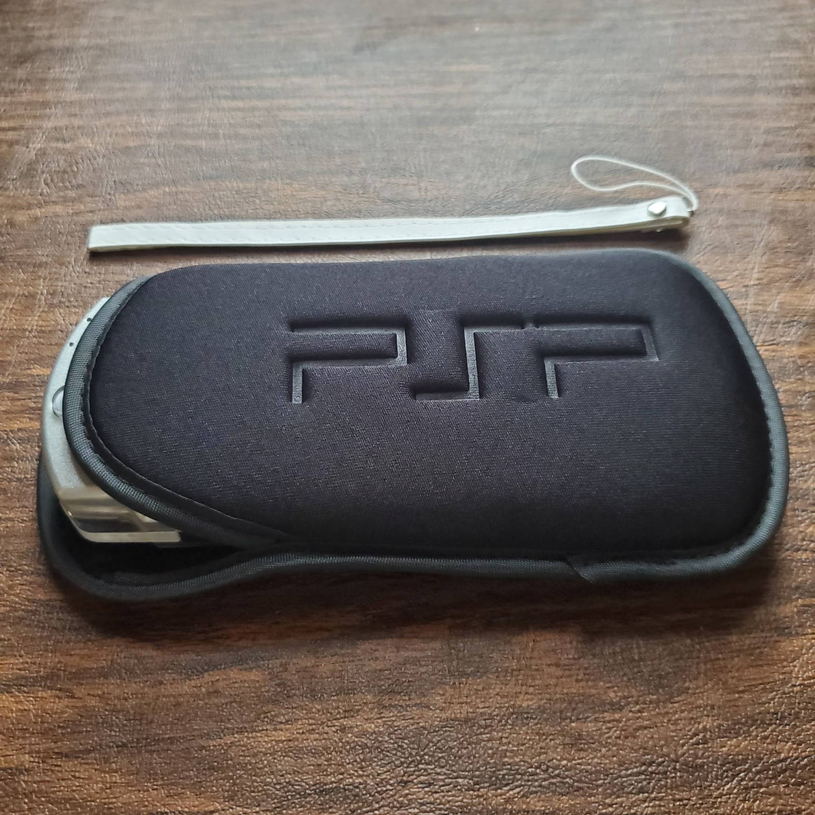 Soft Padded Pouch Protective Sleeve Case for PSP 1000/2000/3000 Free Wrist Strap