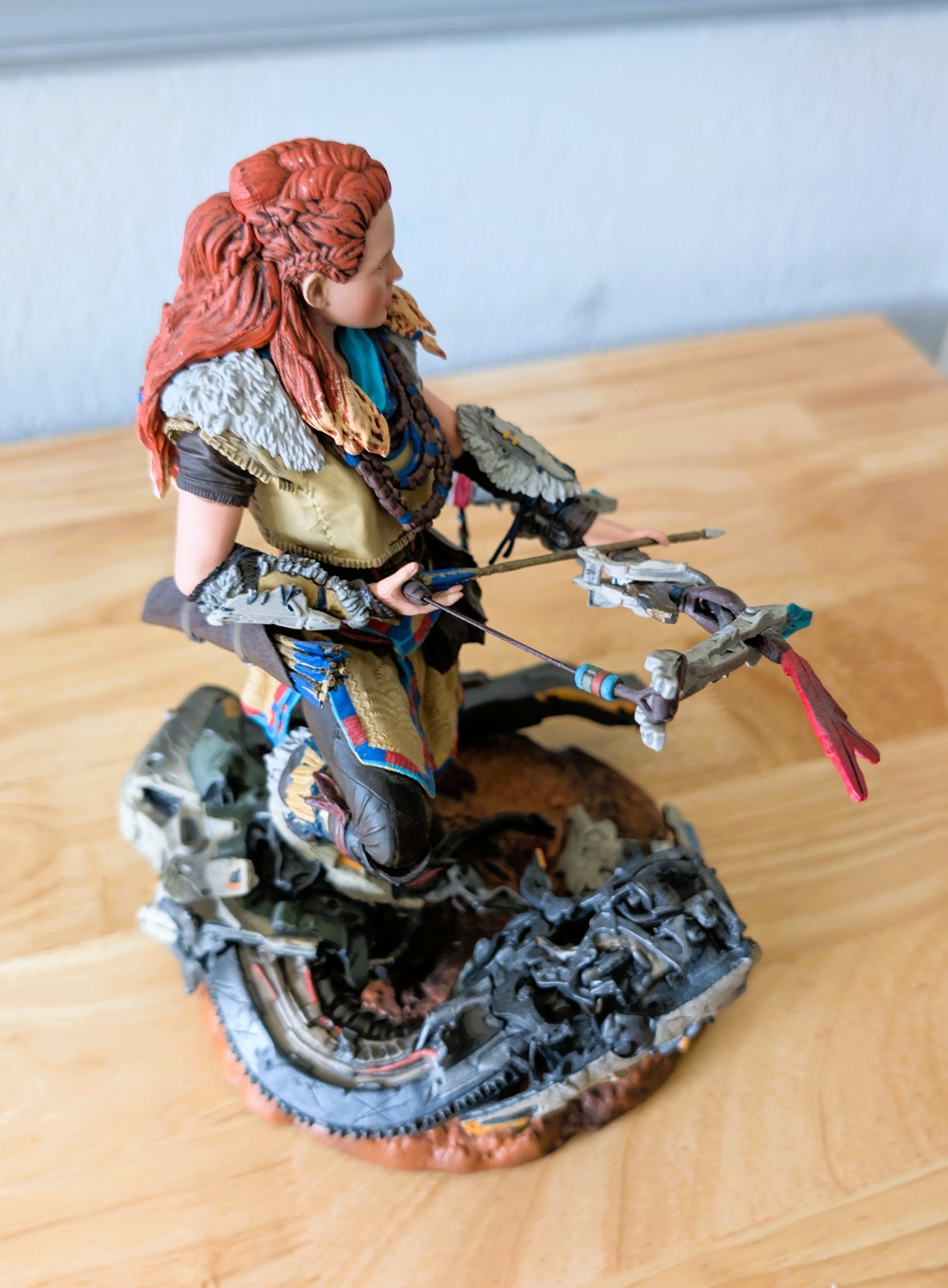 Horizon Zero Dawn Aloy Statue, Dark Horse Art Book, with Collector Display Box