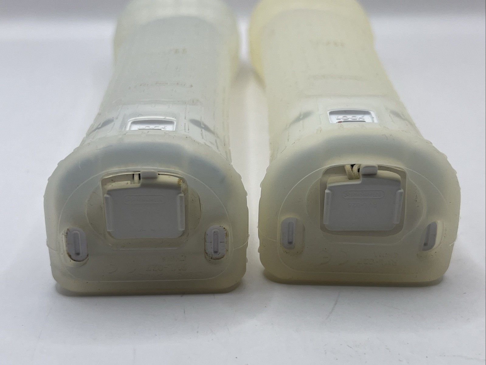 2x Official OEM Nintendo Wii Motion Plus Adapter White RVL-026 + Silicone Sleeve