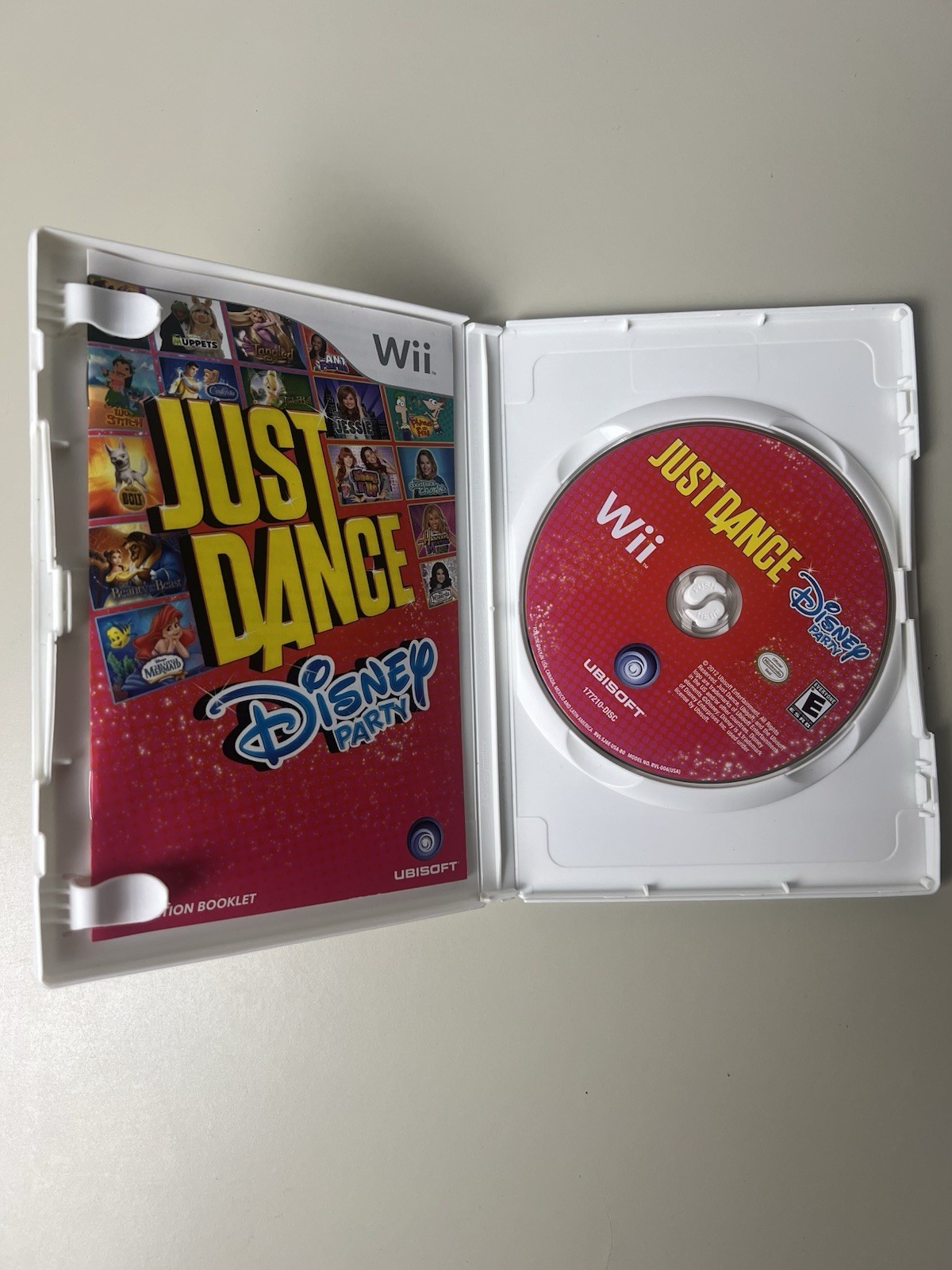 Just Dance Disney Party (Nintendo Wii, 2012) (COMPLETE CIB & TESTED)