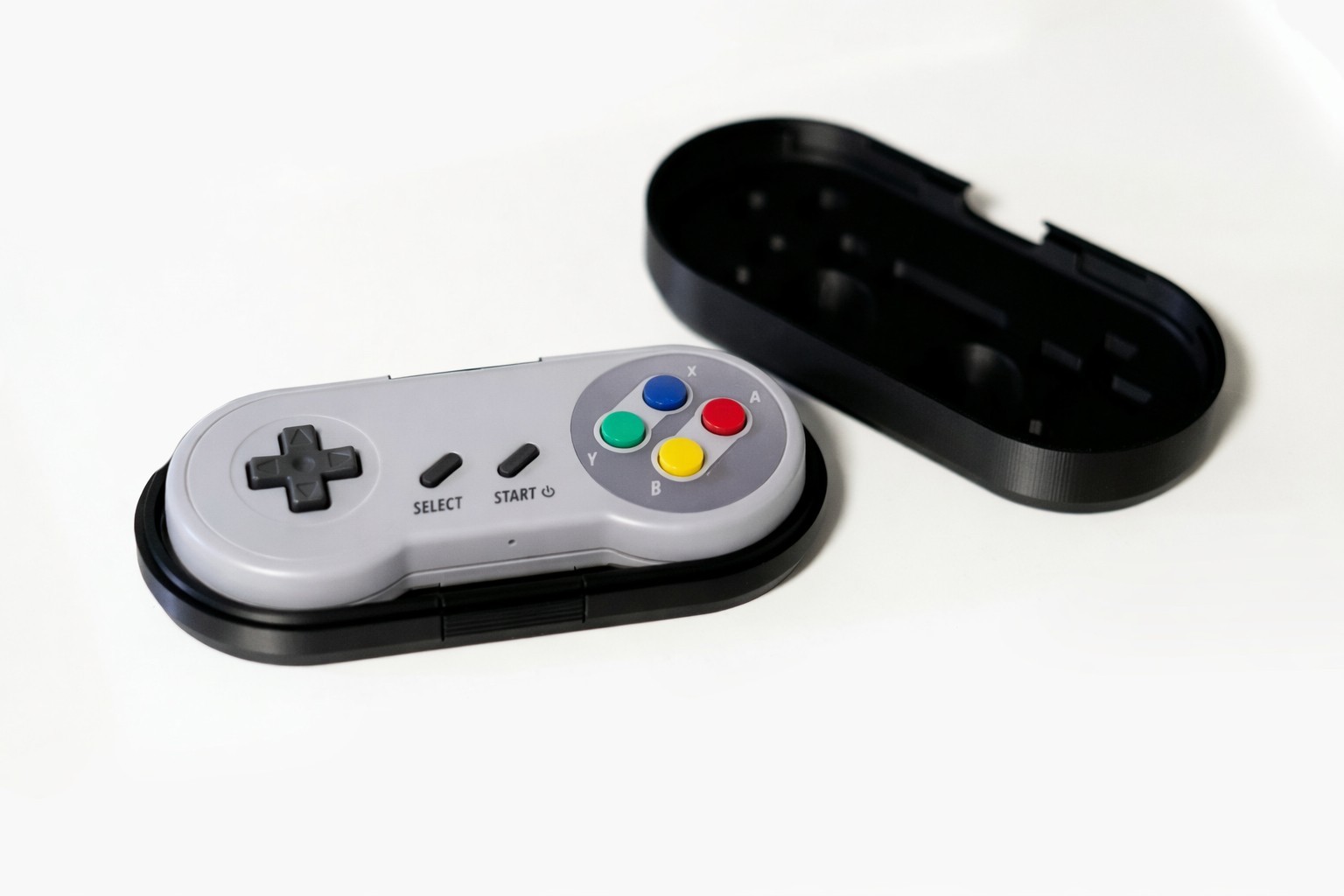 V2.0 Slim Hard Shell Travel Case for SNES Switch Wired Wireless Gamepad (Black)