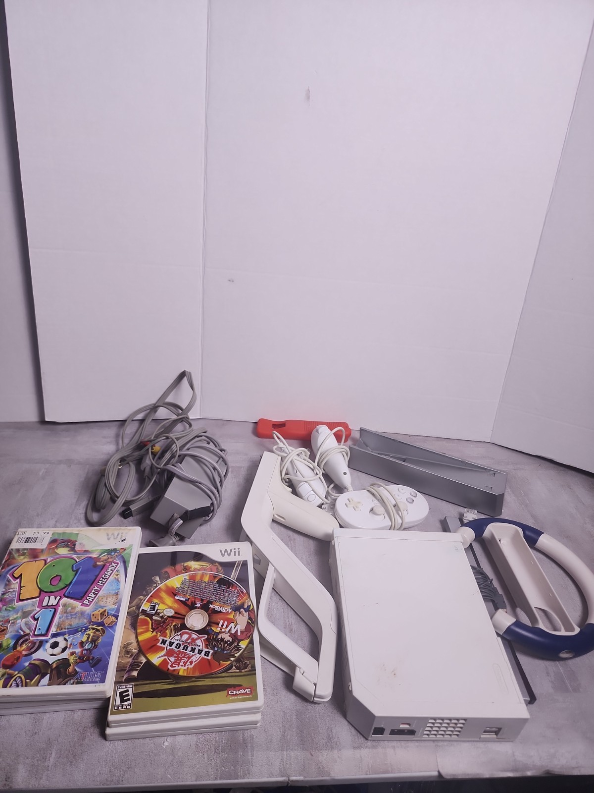 Nintendo Wii Console With Accessories And Games Lot RVL-001 2006
