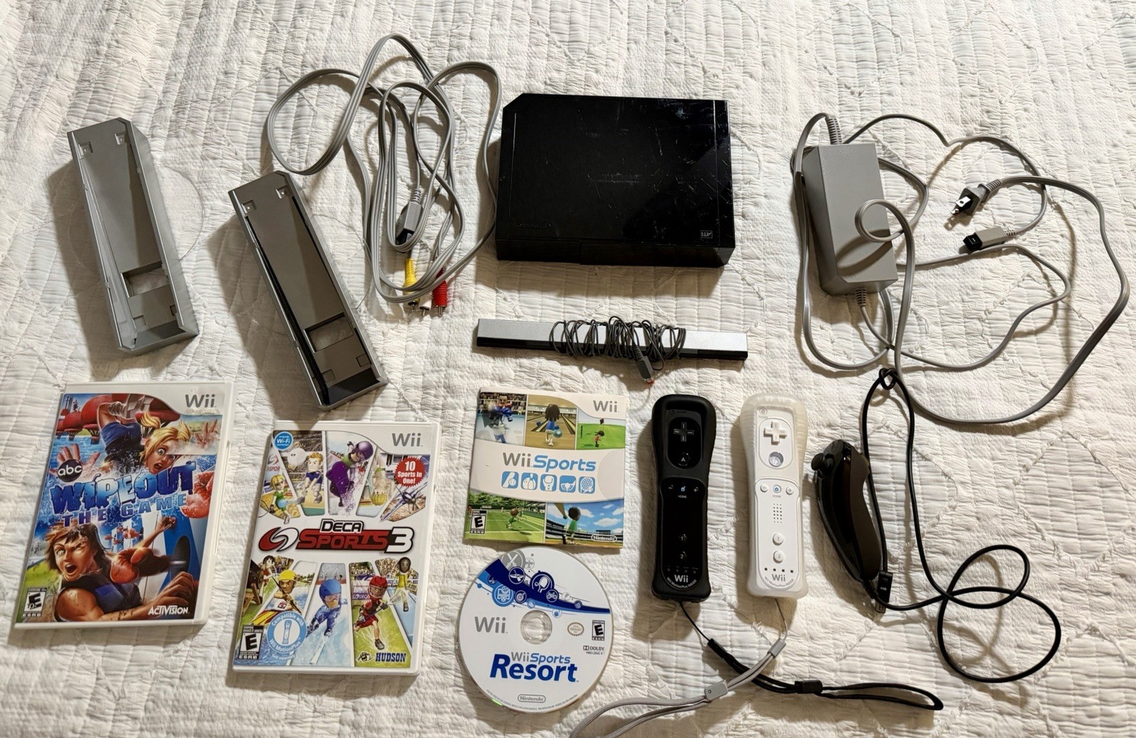 Nintendo Wii RVL-001 Bundle 2 MotionPlus Remotes Wii Sports Sealed Tested