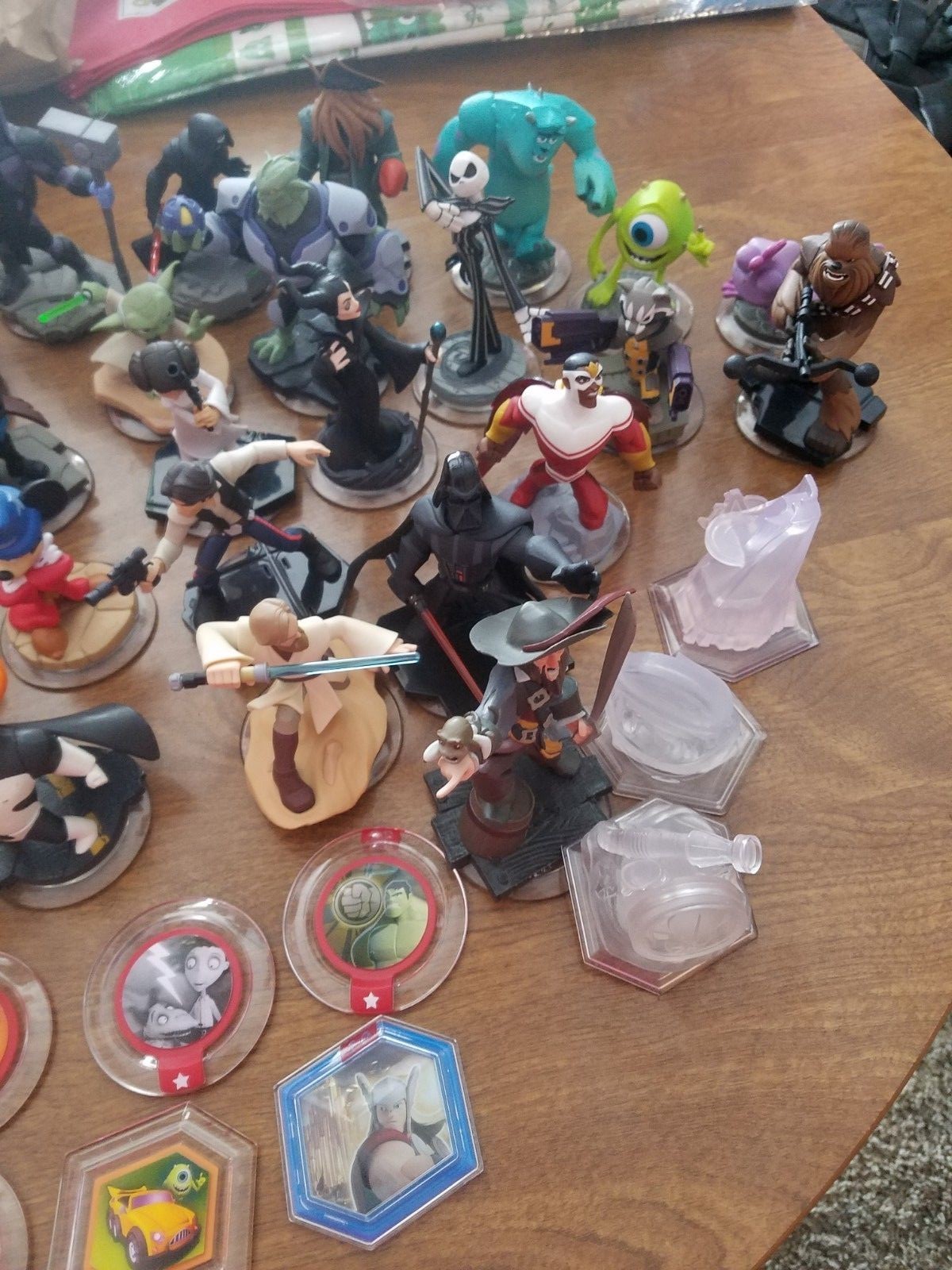 Disney Infinity 1.0 2.0 3.0 Figures Characters Pixar Star Wars Toy Story etc