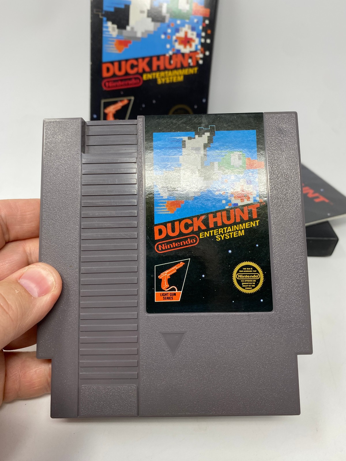 Duck Hunt Nintendo NES, 1985 5-Screw Unpunched Hangtab Complete CIB BLACK BOX