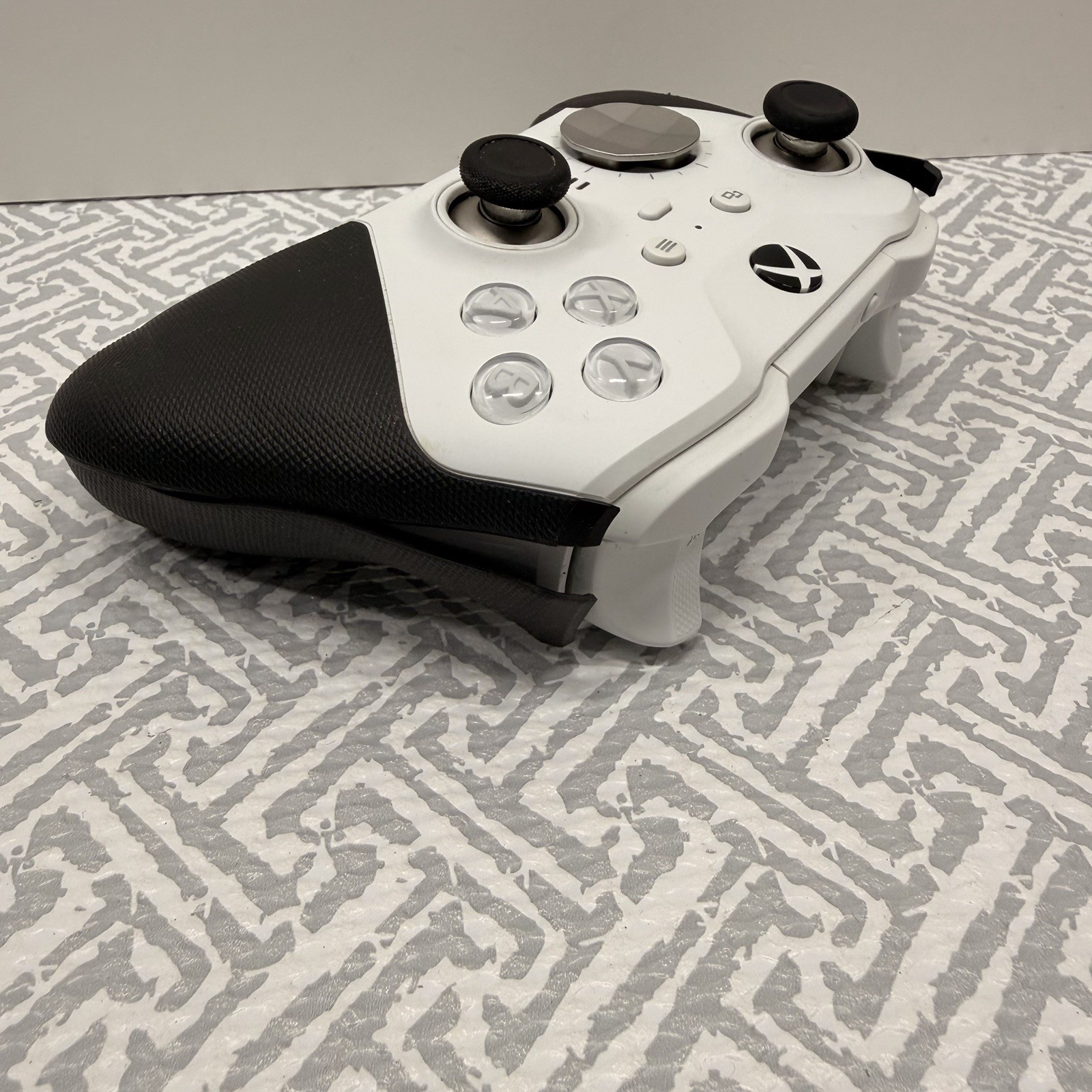Xbox Elite Series 2 Core Controller White – Fully Working, Grip Wear w/ Case