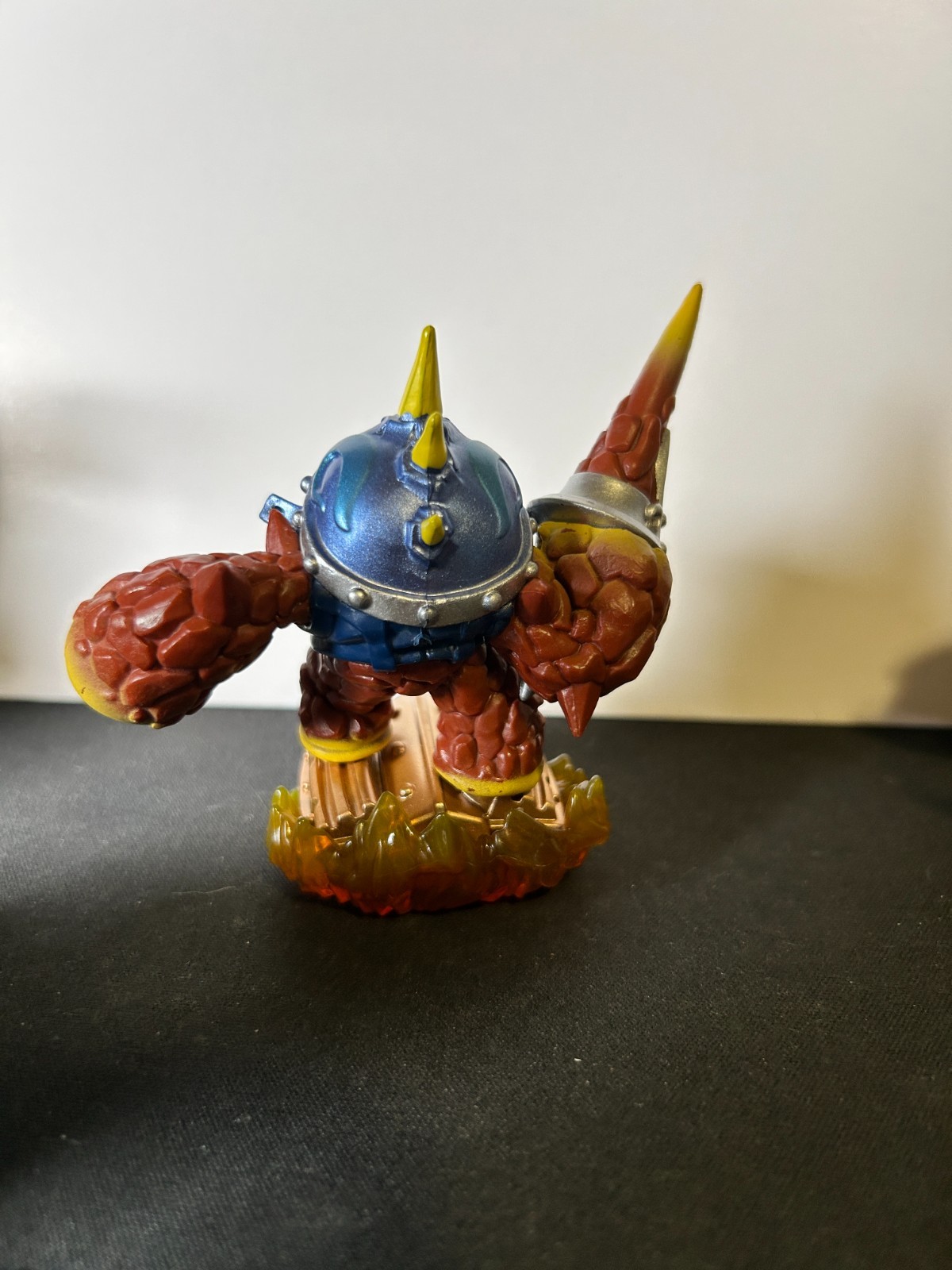 Skylanders Superchargers Lava Lance Eruptor & Burn Cycle