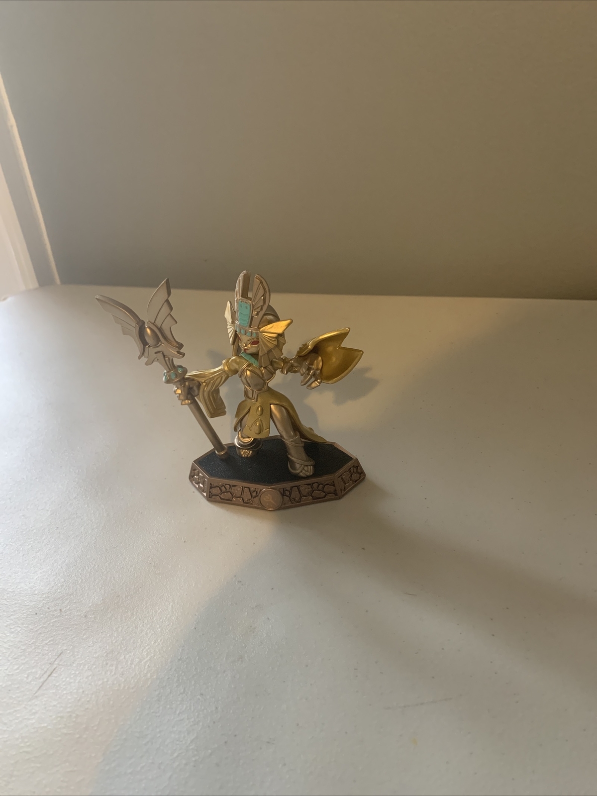 ACTIVISION SKYLANDERS IMAGINATORS GOLDEN QUEEN SENSEI FIGURE, 87798888 TOY