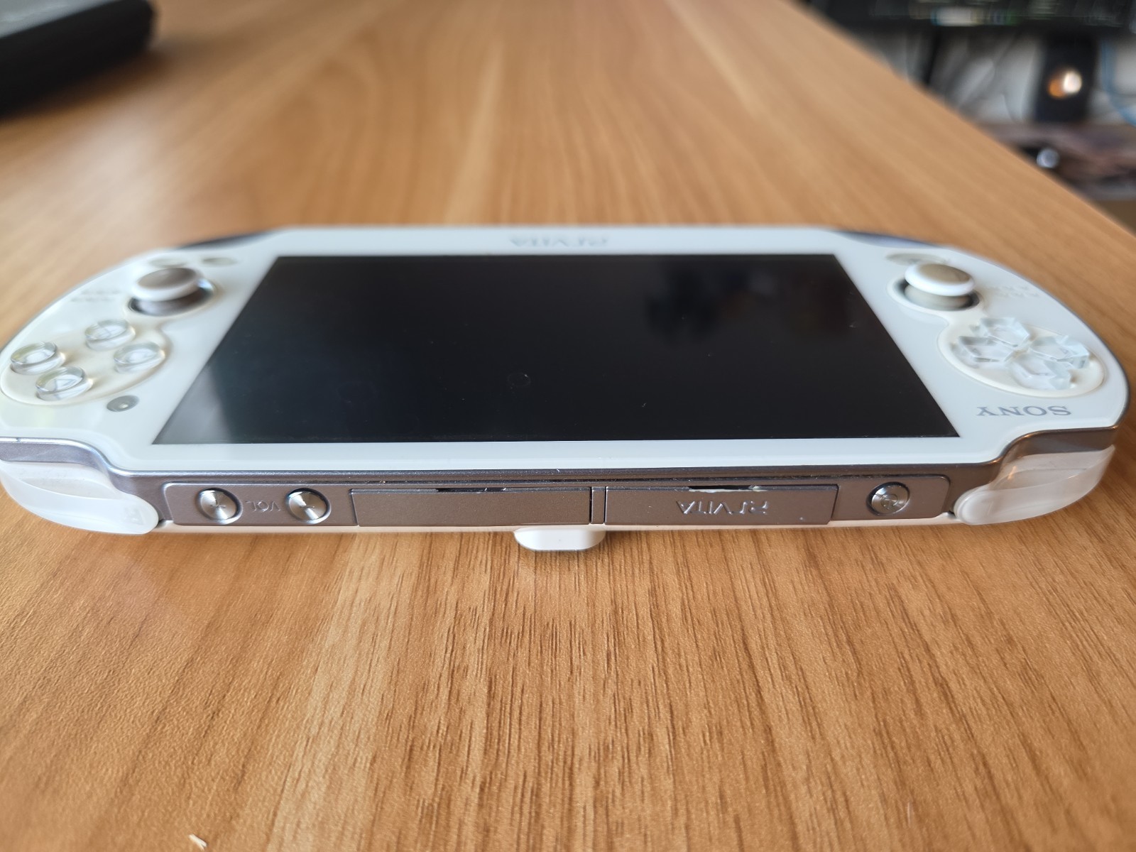 SONY PS Vita PCH-1000 Crystal white W/ Charger