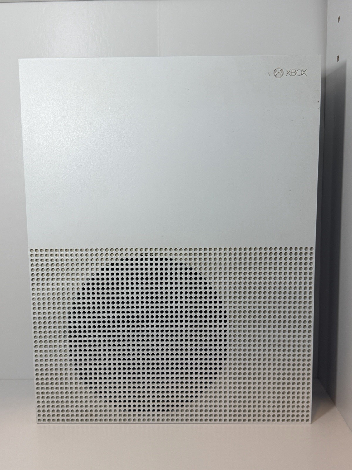 Microsoft Xbox One S 500GB White Console 4K UHD Blu-Ray Compatible MPN 1681