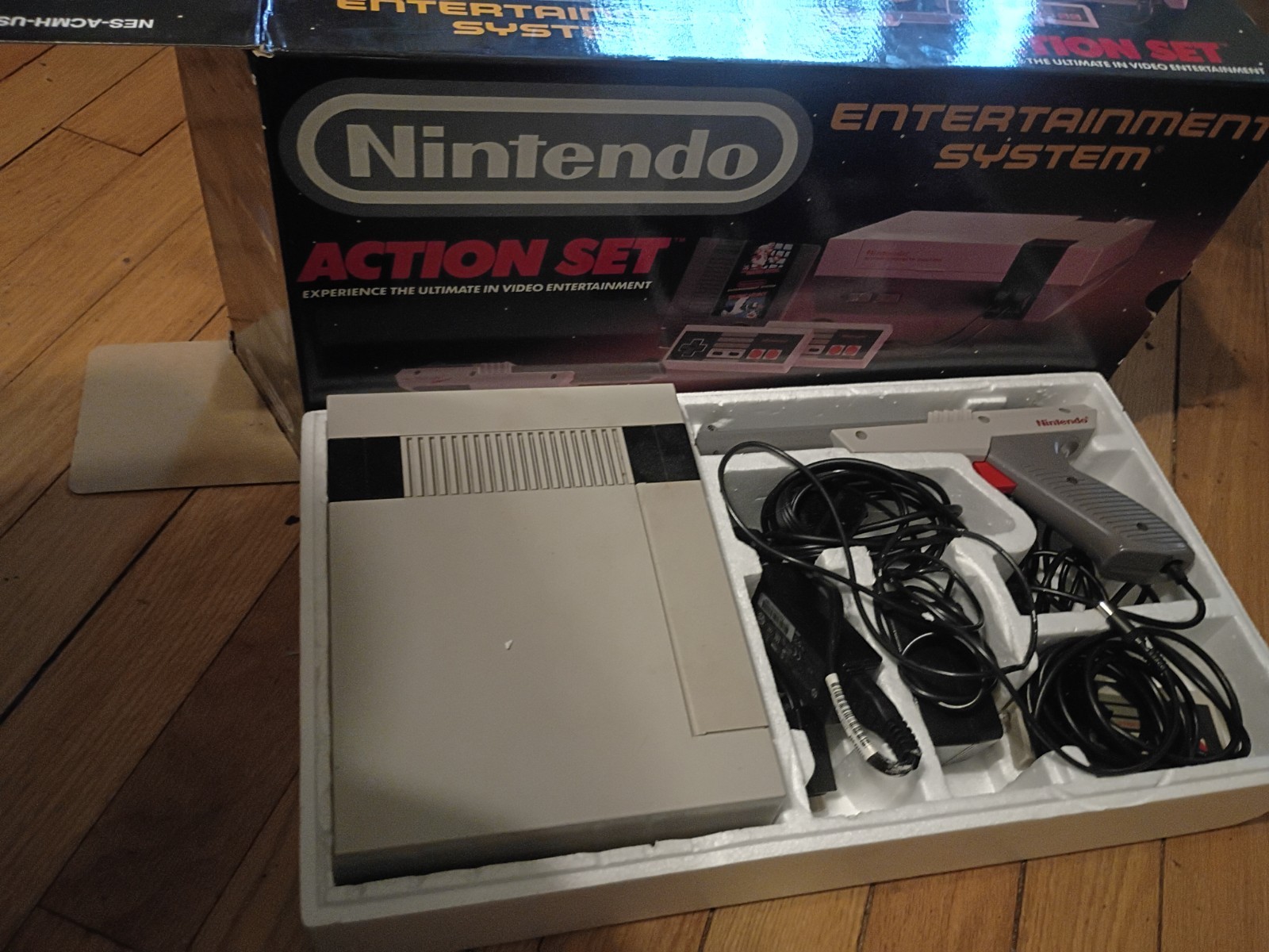 Original Nintendo Entertainment Center Action Set With Include Super Mario 3