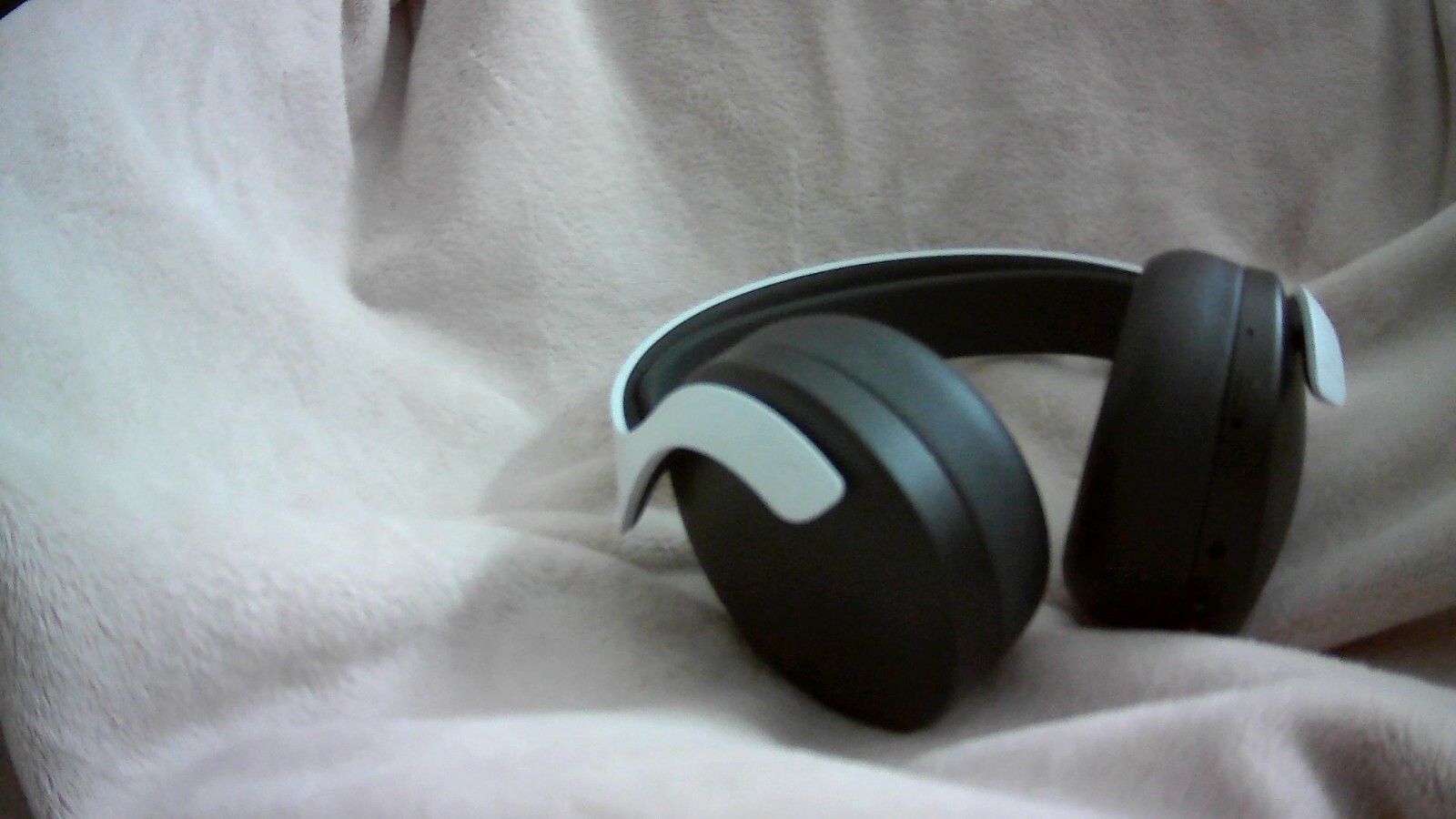 PlayStation Sony Pulse 3D Ear-Cup (Over the Ear) – White