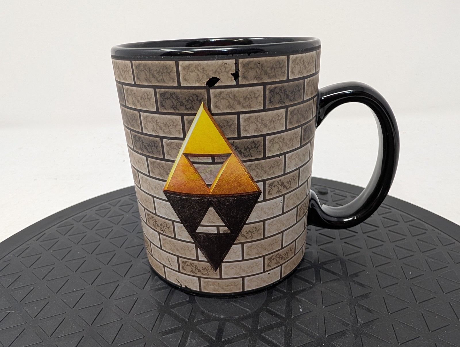 The Legend of Zelda A Link Between Worlds Link Triforce Mug Funky Nintendo 2018