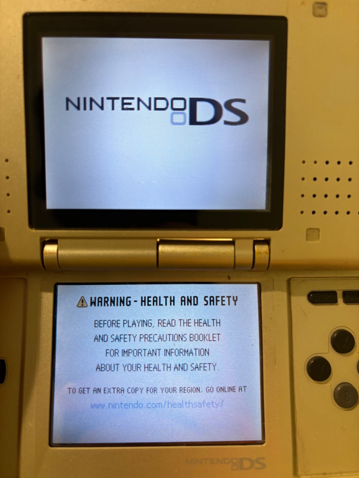 Nintendo DS Silver Handheld System – Fair Condition – TESTED AND WORKING (11D)