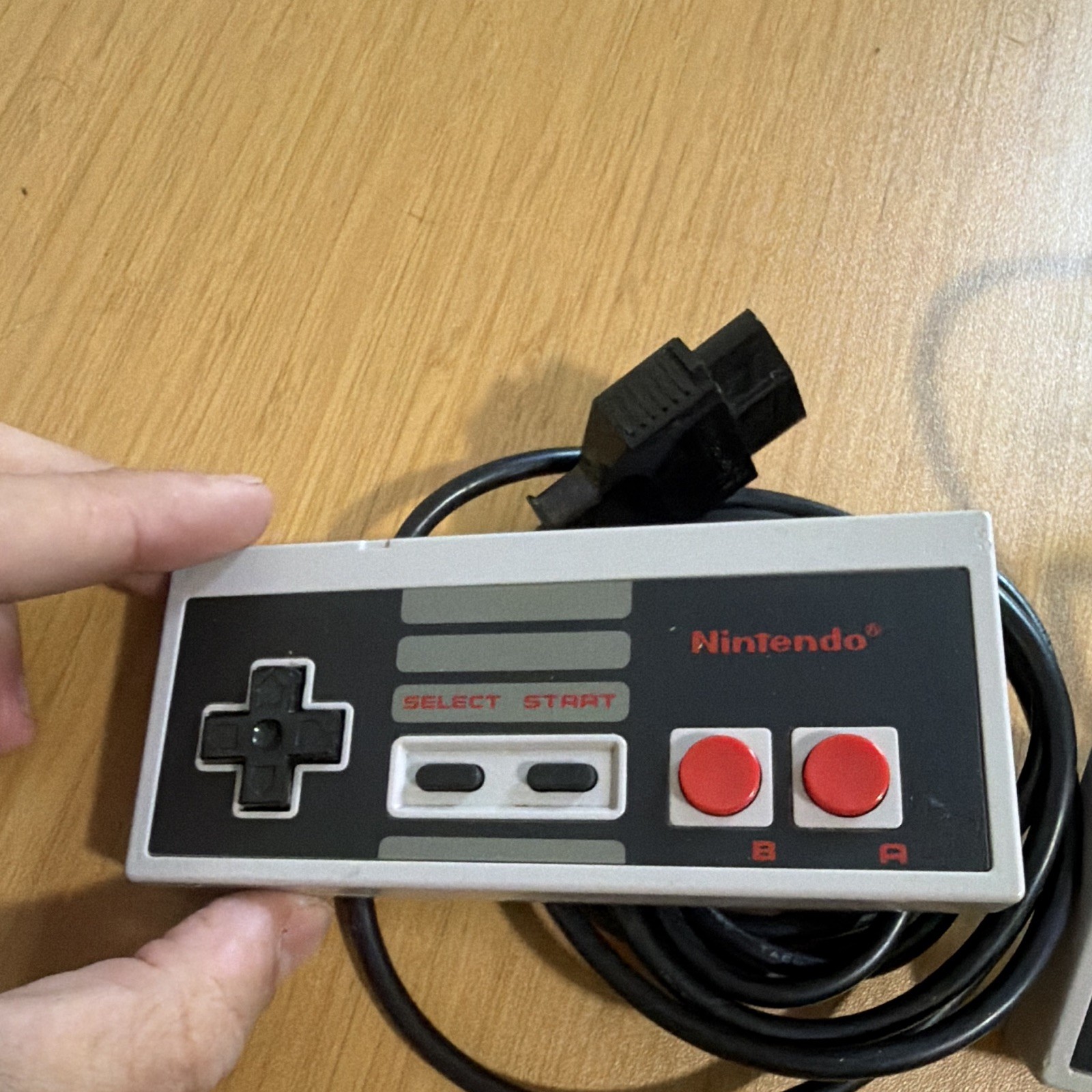 Nintendo NES Console Bundle – 2 Controller, Zapper, Mario Bros Duck Hunt TESTED