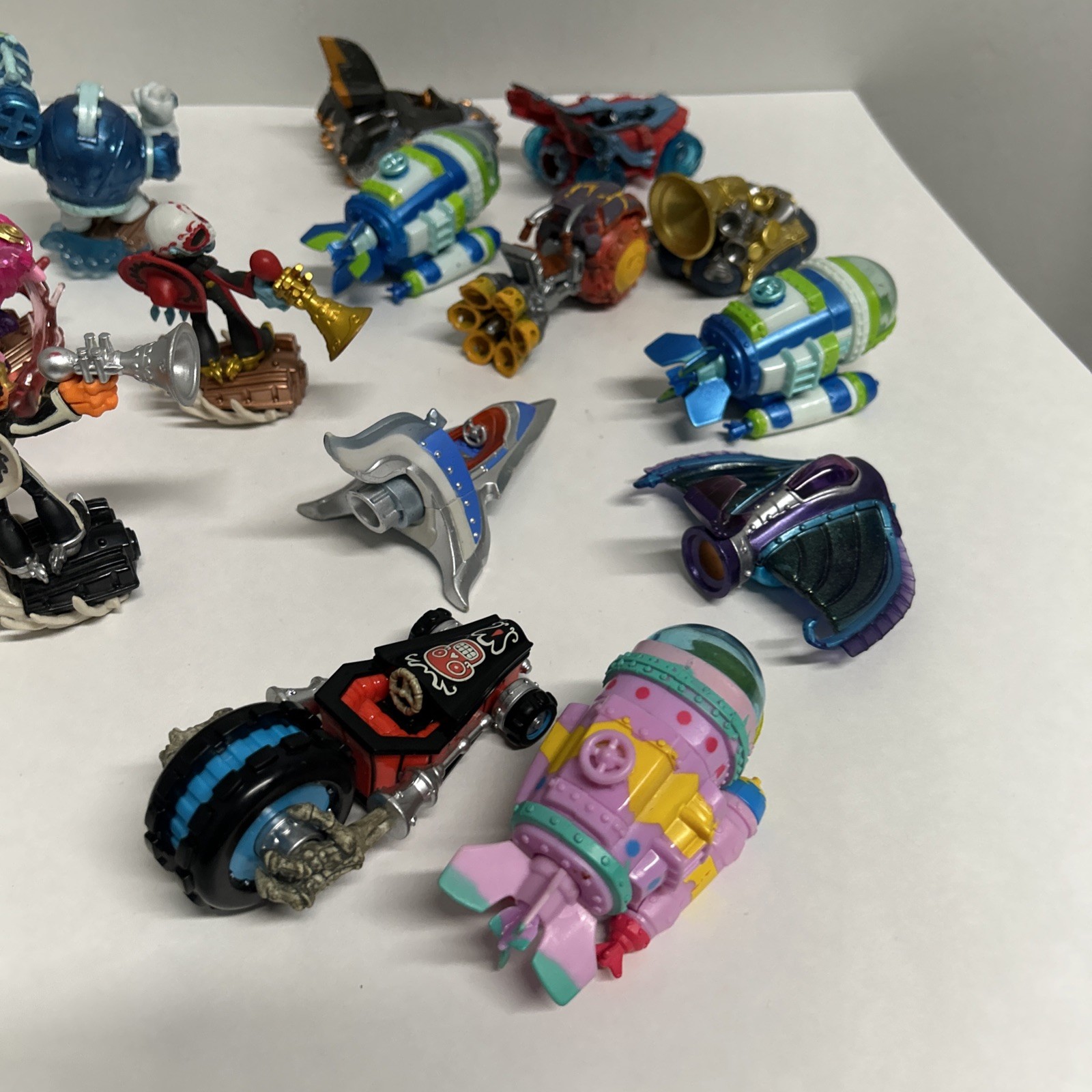 Skylanders Superchargers Lot 9 Figures 10 Vehicles Tested & Working!